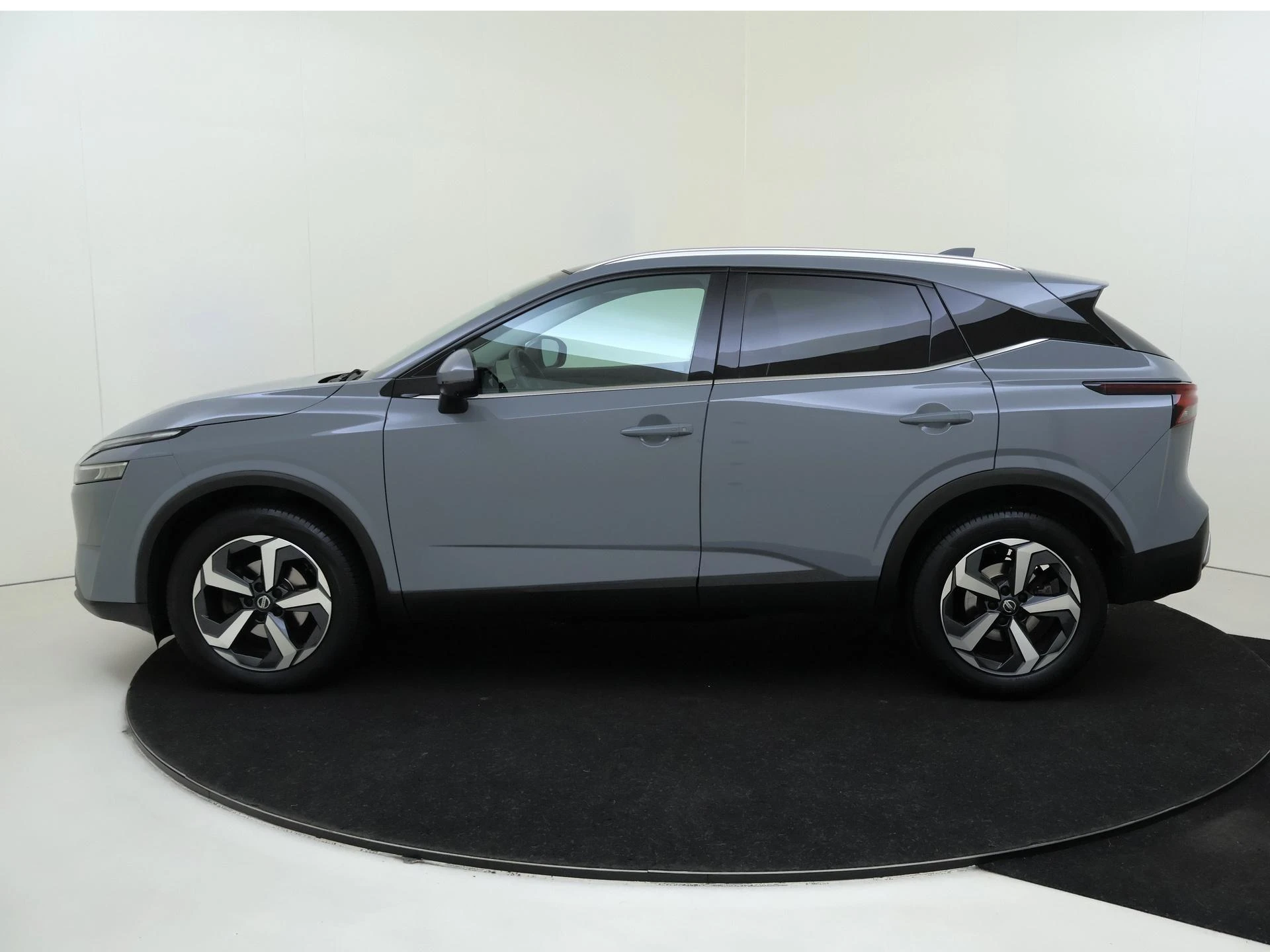 Nissan-QASHQAI-image-7