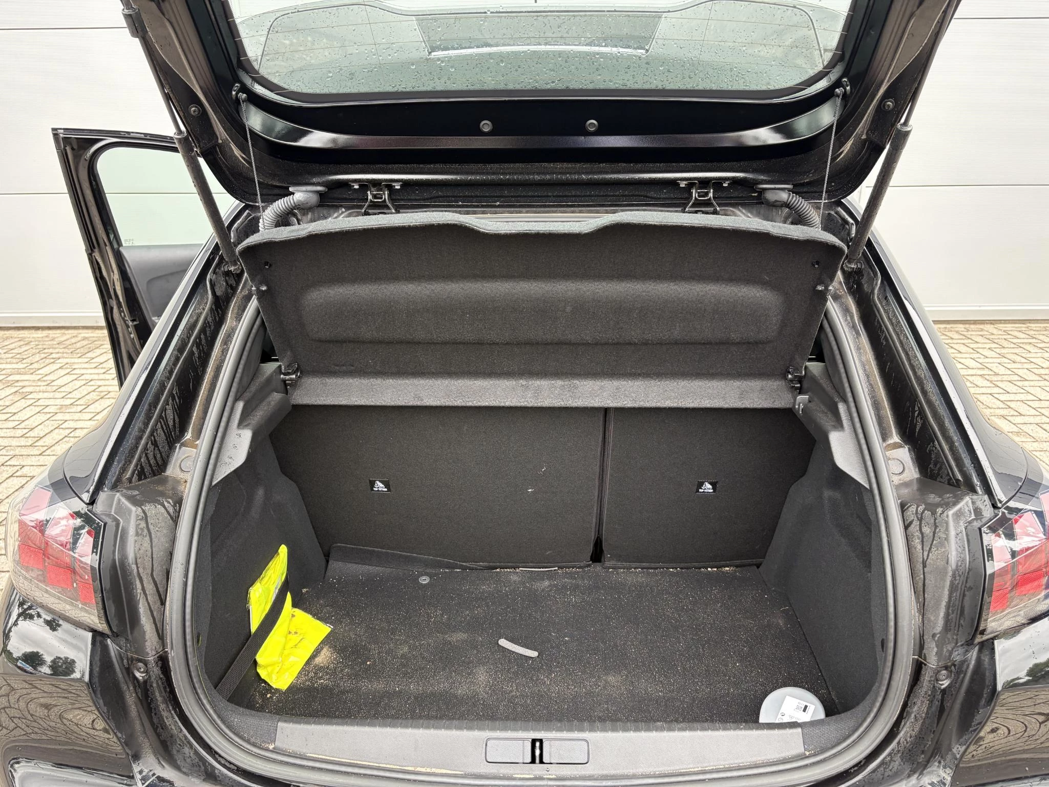 Peugeot-208-image-12