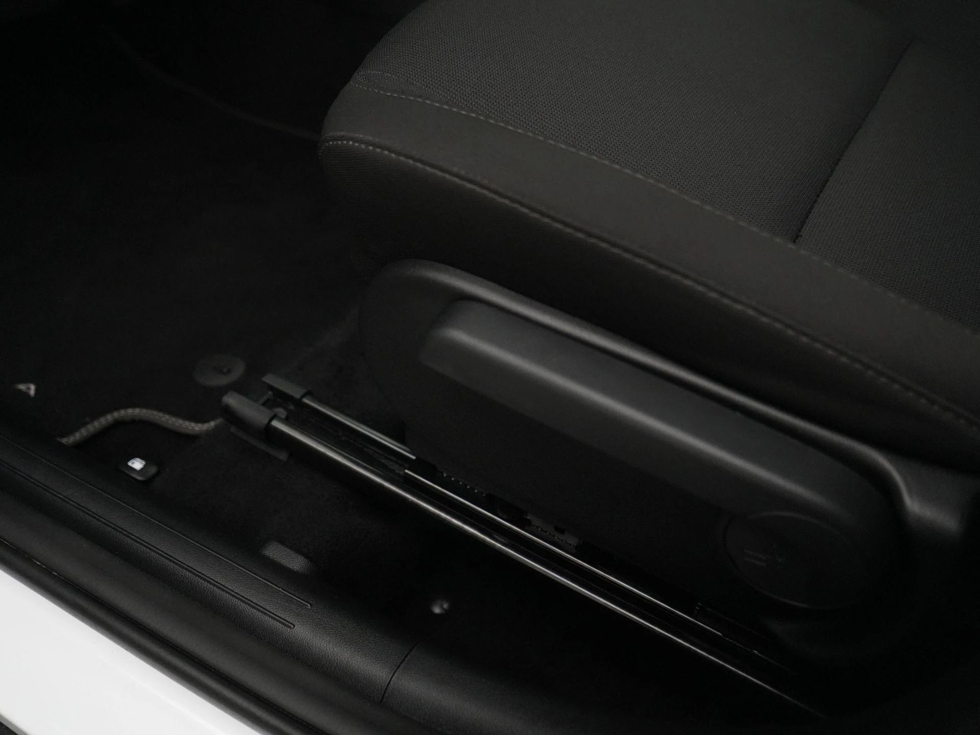 Hyundai-Kona-image-33