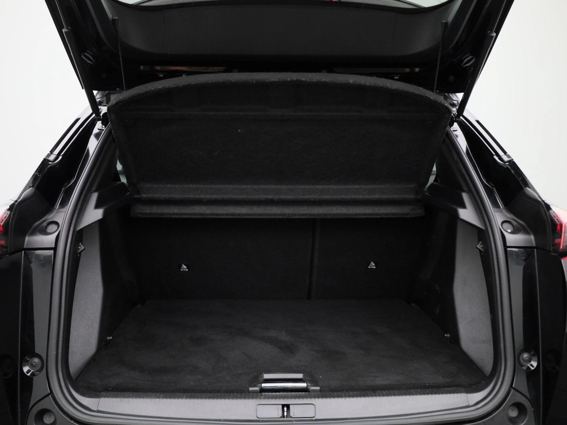 Peugeot-2008-image-13