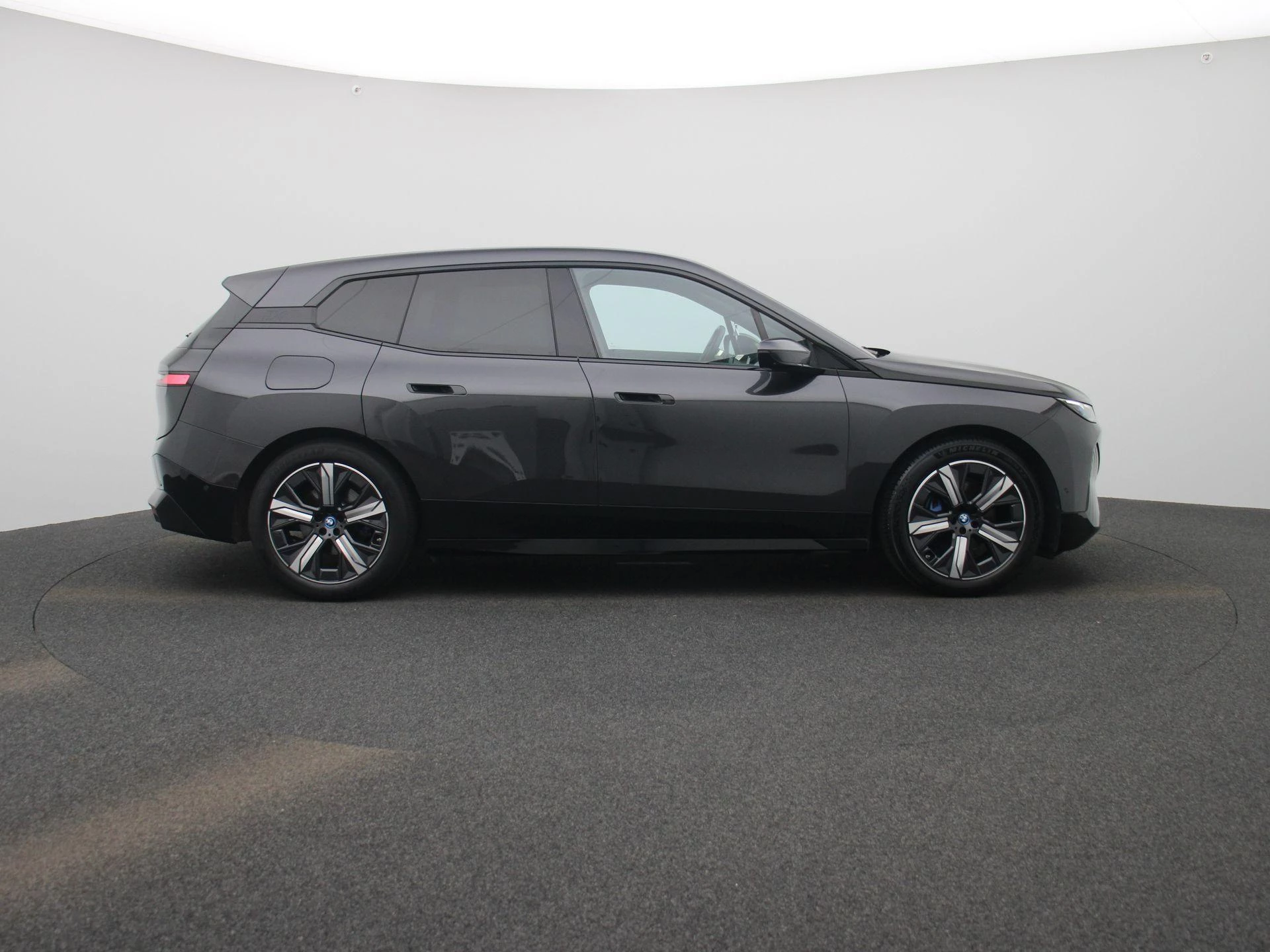 BMW-iX-image-5