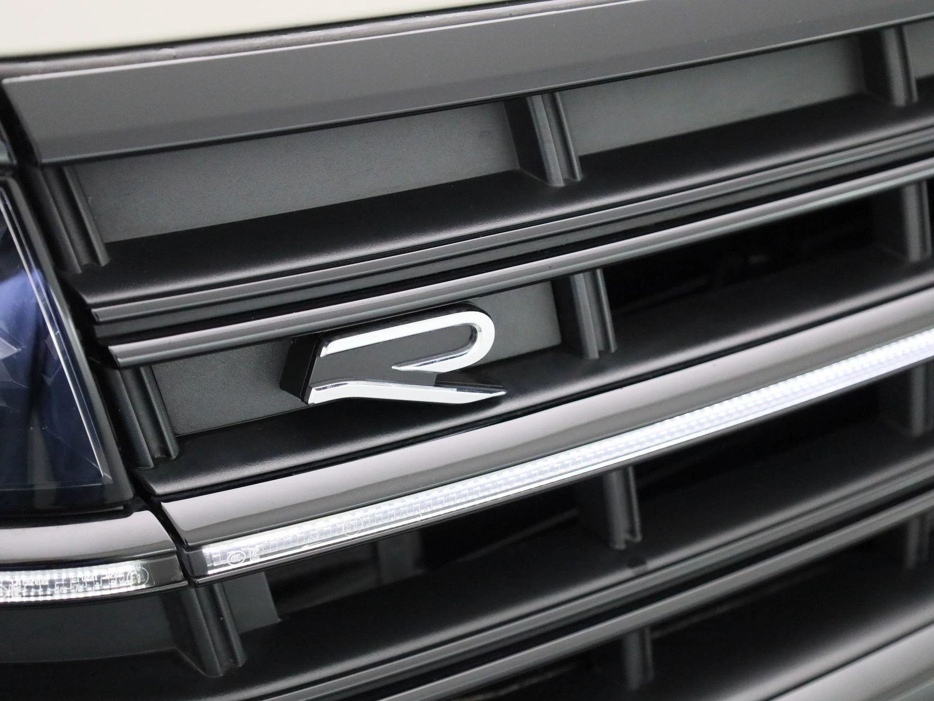 Volkswagen-Touareg-image-50