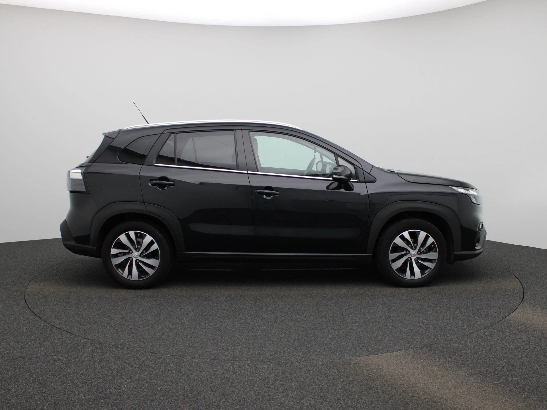 Suzuki-S-Cross-image-5