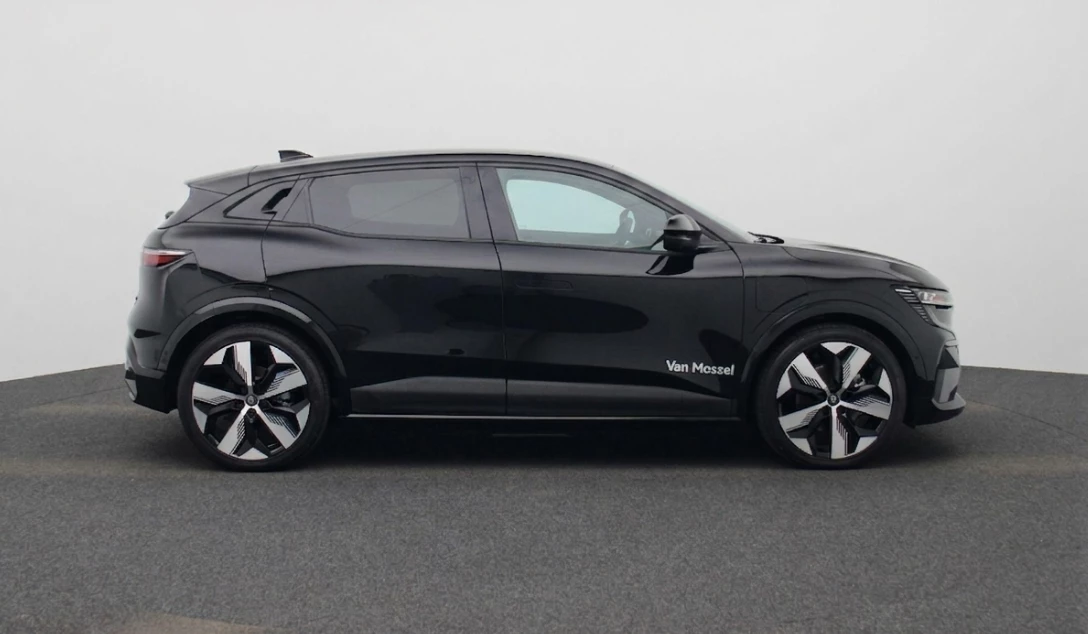 Renault-Megane E-Tech-image-2