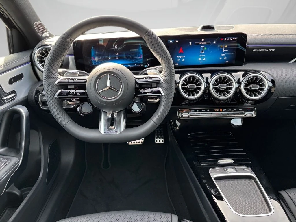 Mercedes-AMG-A-Klasse 45-image-9