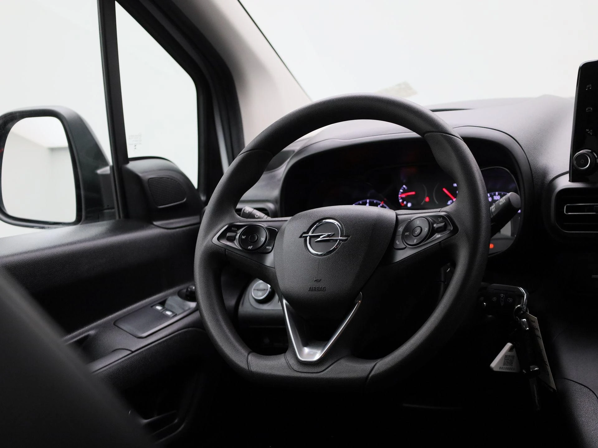 Opel-Combo Life-image-29