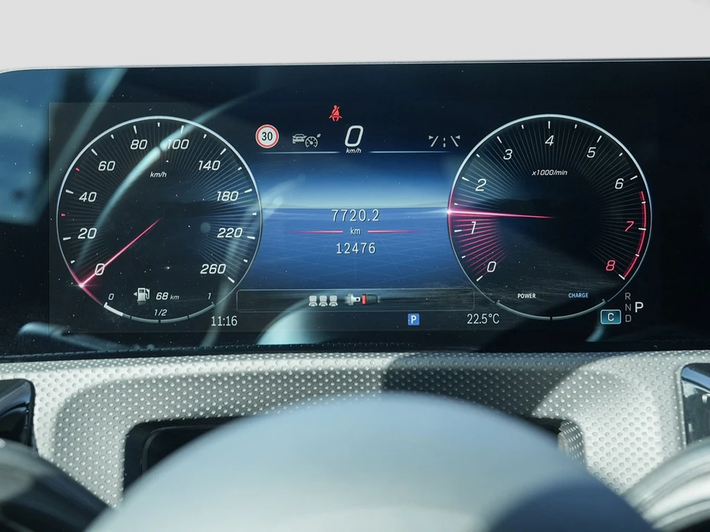 Mercedes-Benz-CLA-image-13