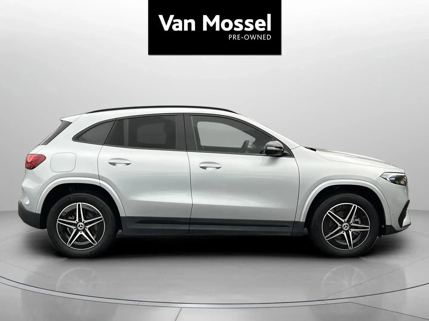 Mercedes-Benz-EQA-image-3