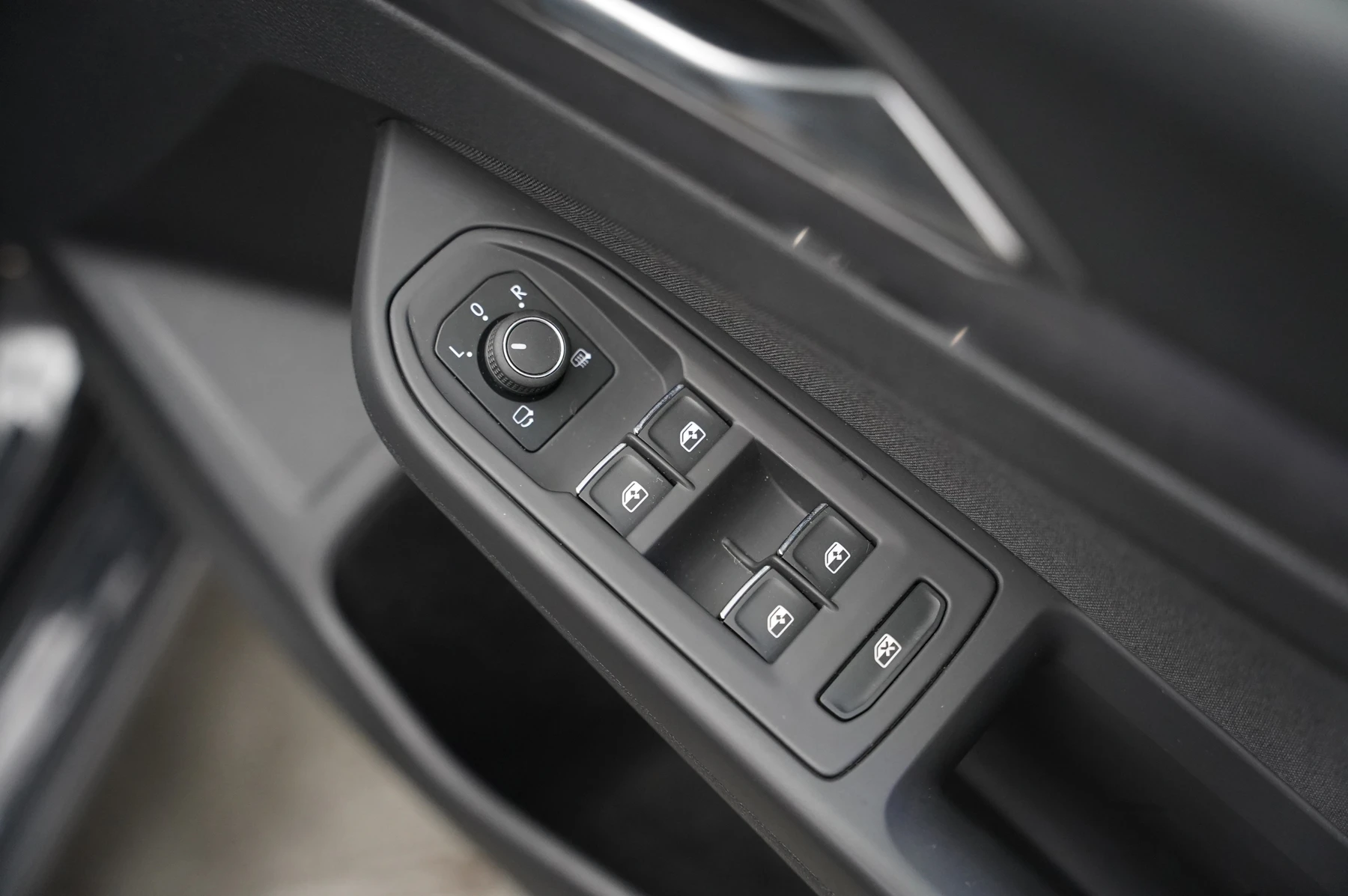 Volkswagen-Golf-image-13