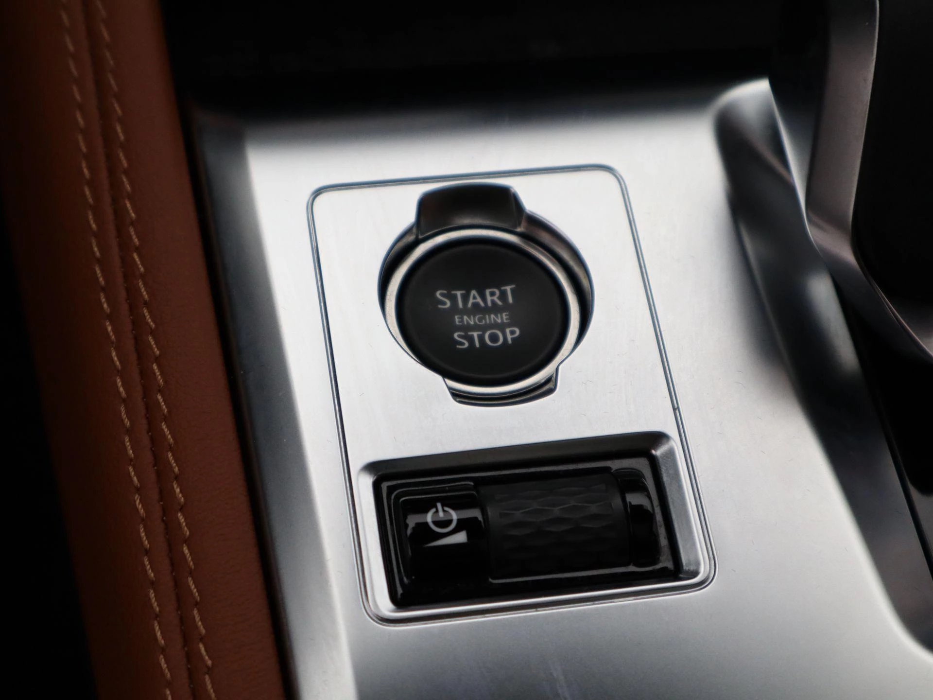 Jaguar F-PACE P400e PHEV R-Dynamic HSE 90th Ann. Edition