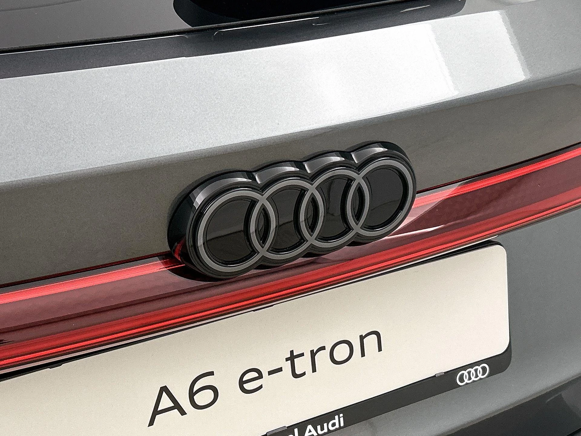 Audi-A6 Avant e-tron-image-31