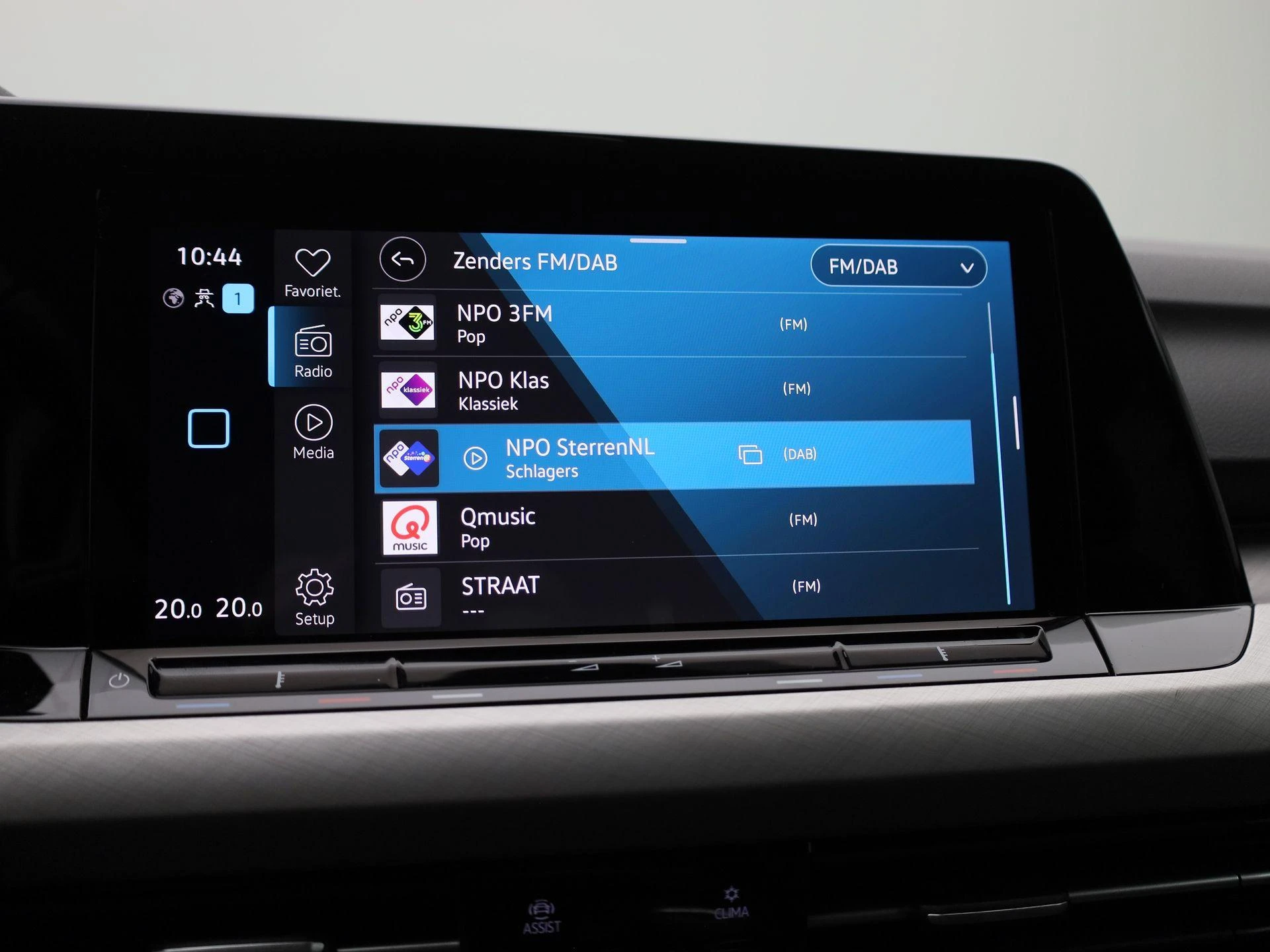Volkswagen-Golf-image-17