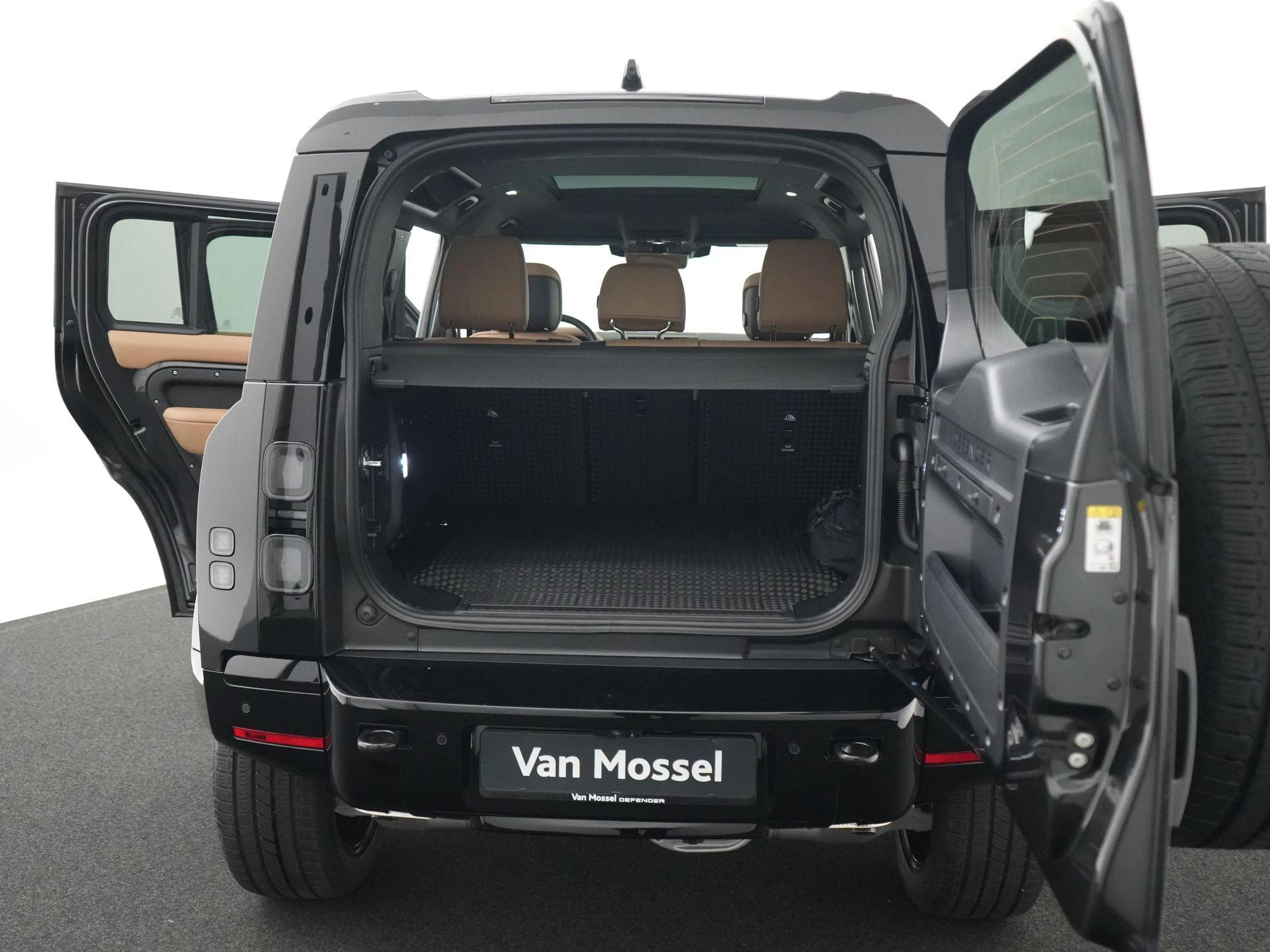 Land Rover Defender 2.0 P300e 110 HSE Dynamic Edition