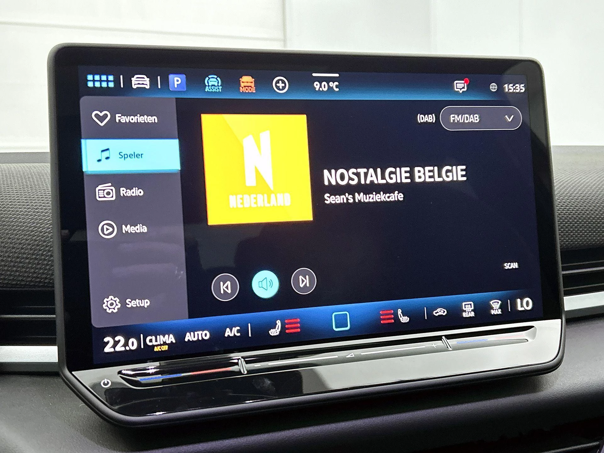 Volkswagen-T-Roc-image-12