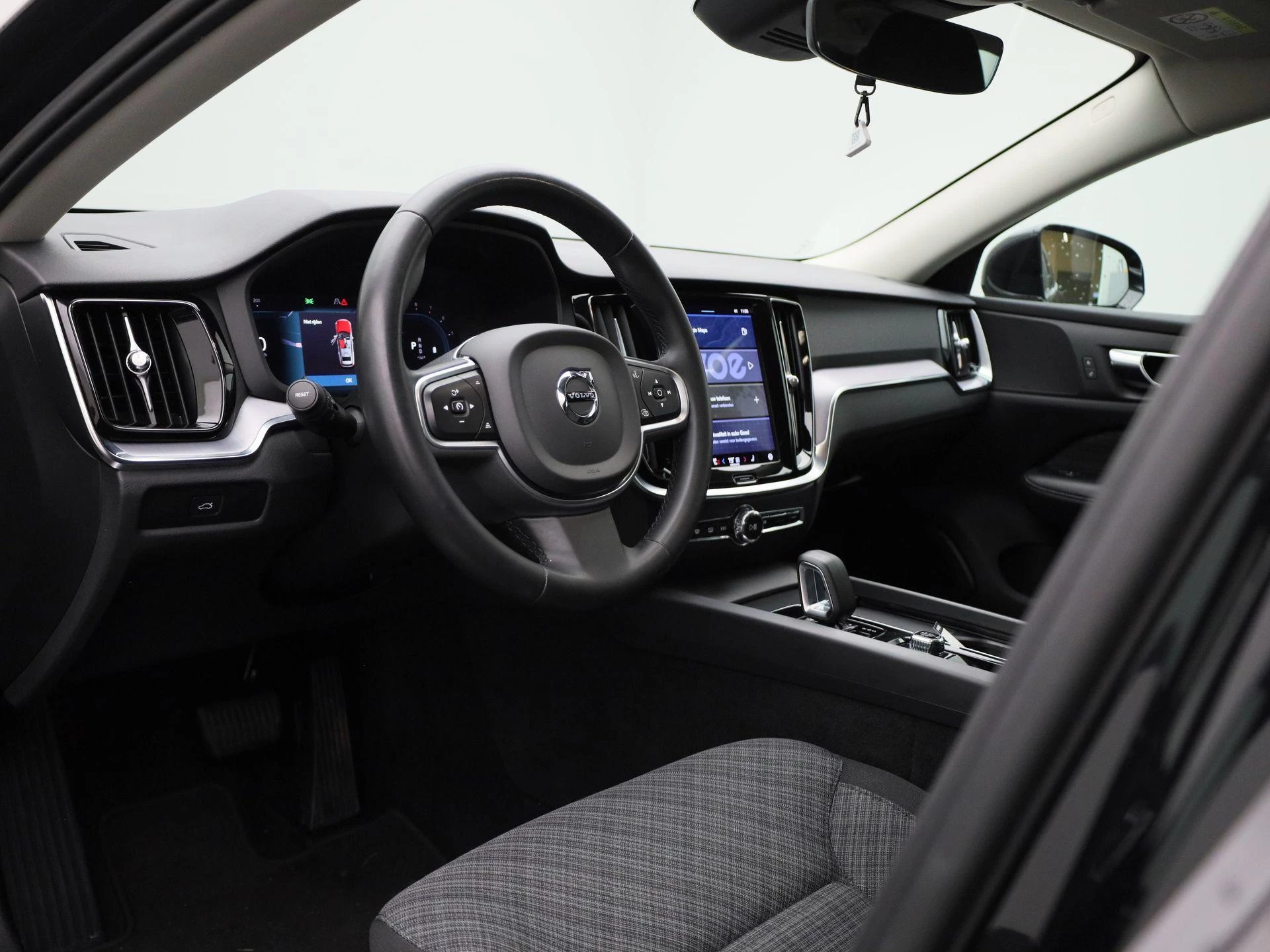 Volvo-V60-image-31