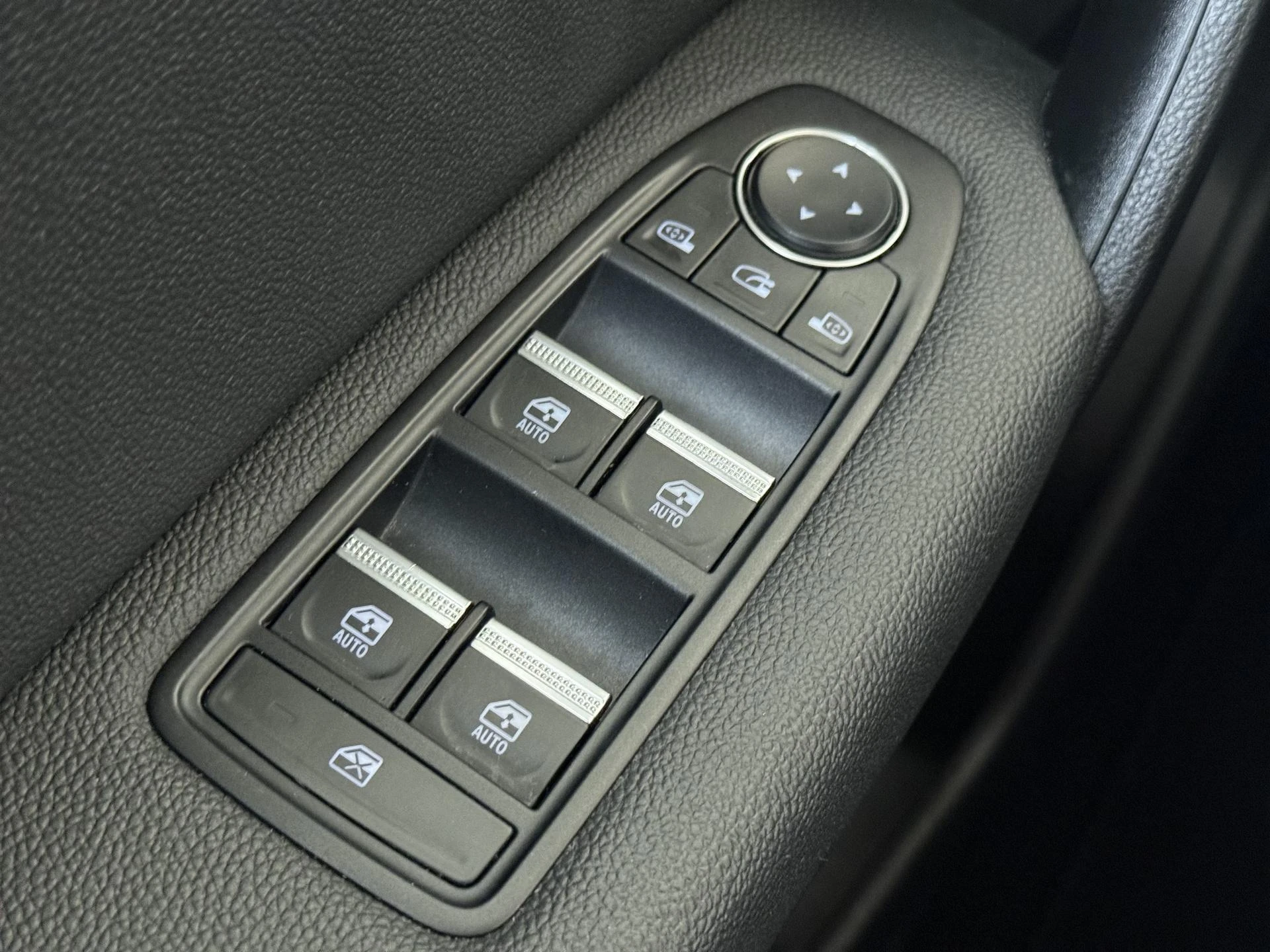Renault-Captur-image-27