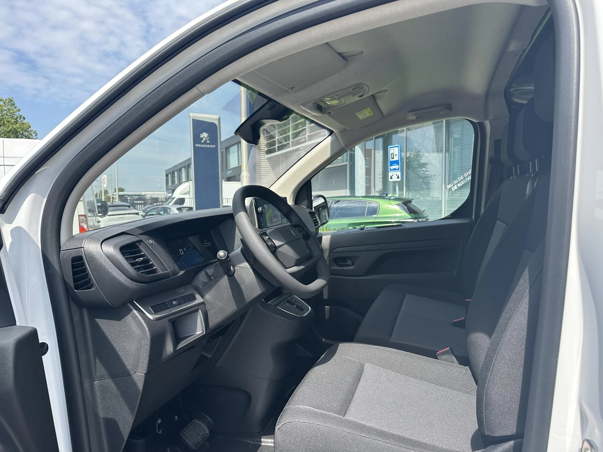 Peugeot-Expert-image-6