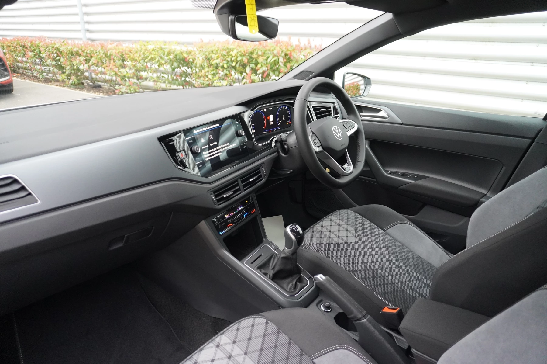 Volkswagen-Polo-image-1