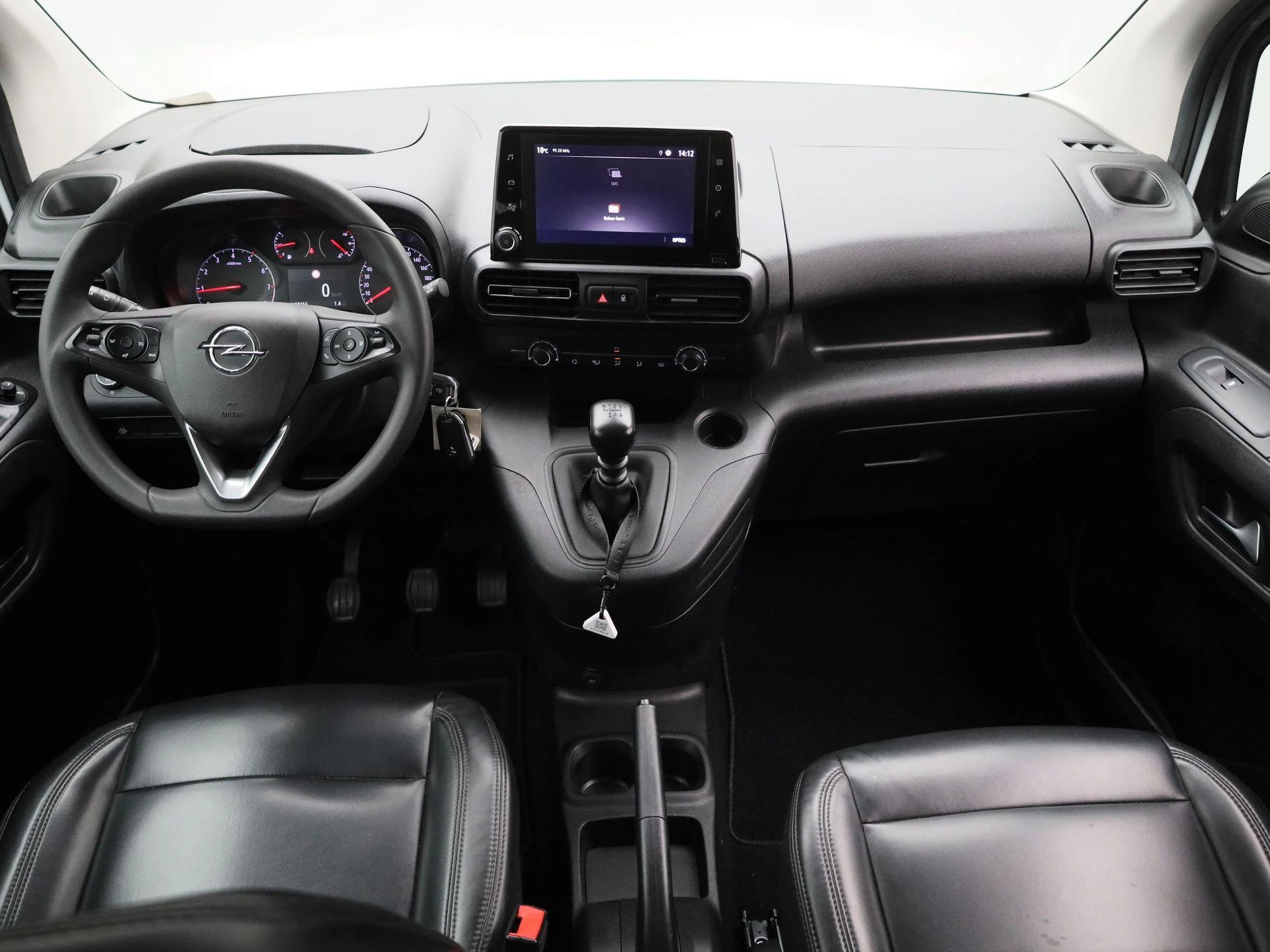 Opel-Combo Life-image-7