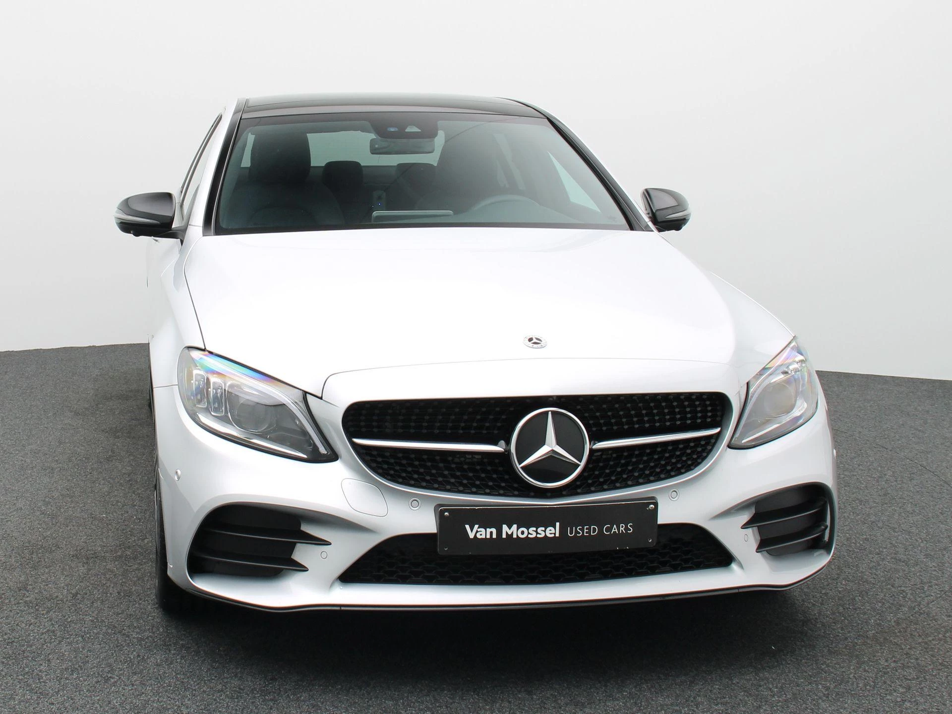 Mercedes-Benz C-Klasse 300 e Sedan AMG LINE + BURMESTER + PANORAMISCH DAK + CARPLAY +