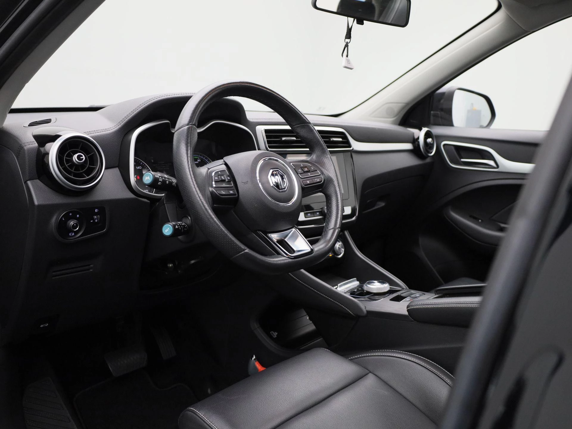MG-ZS EV-image-31