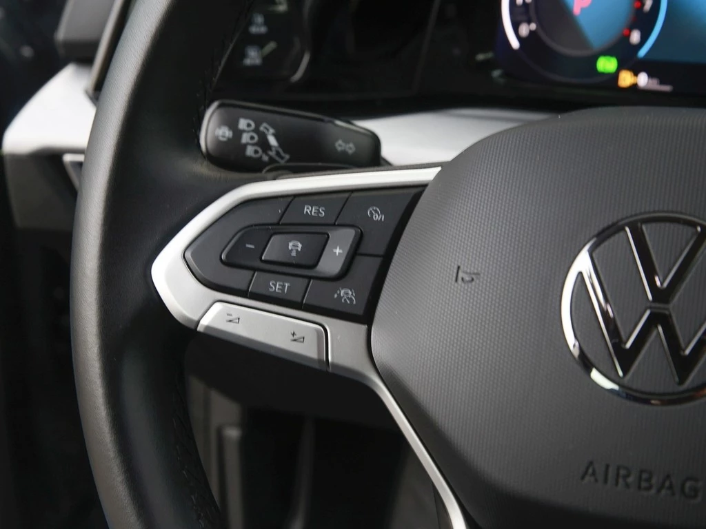 Volkswagen Golf VIII Variant 1,5 eTSI DSG Life,AHK,LED,ACC Lenkrad/Sitzheizung,Climatronic,App Connect