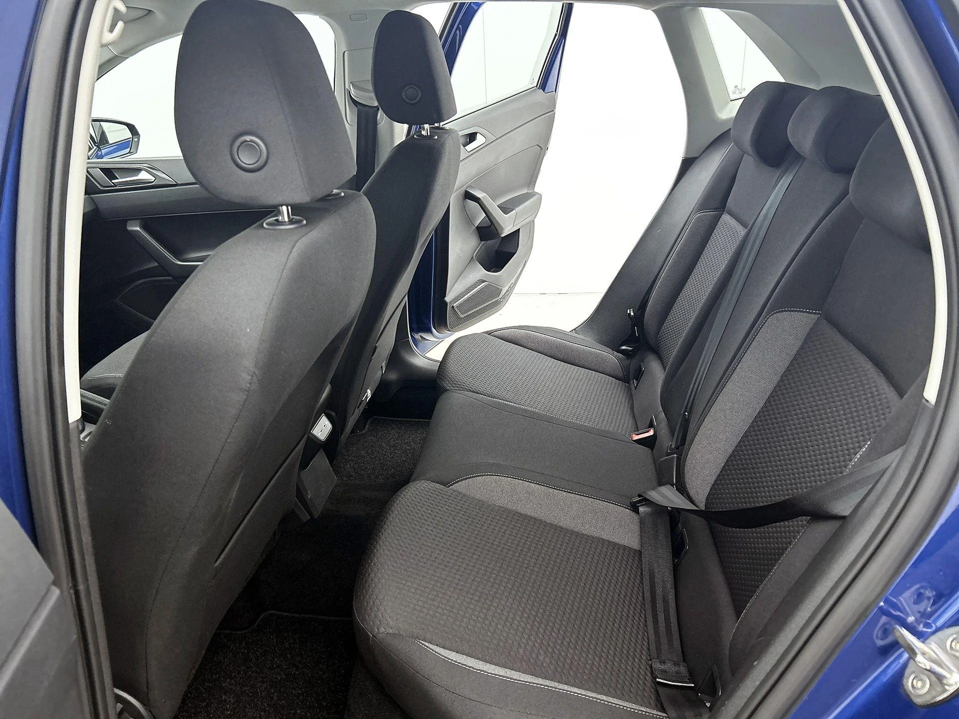 Volkswagen-Polo-image-26