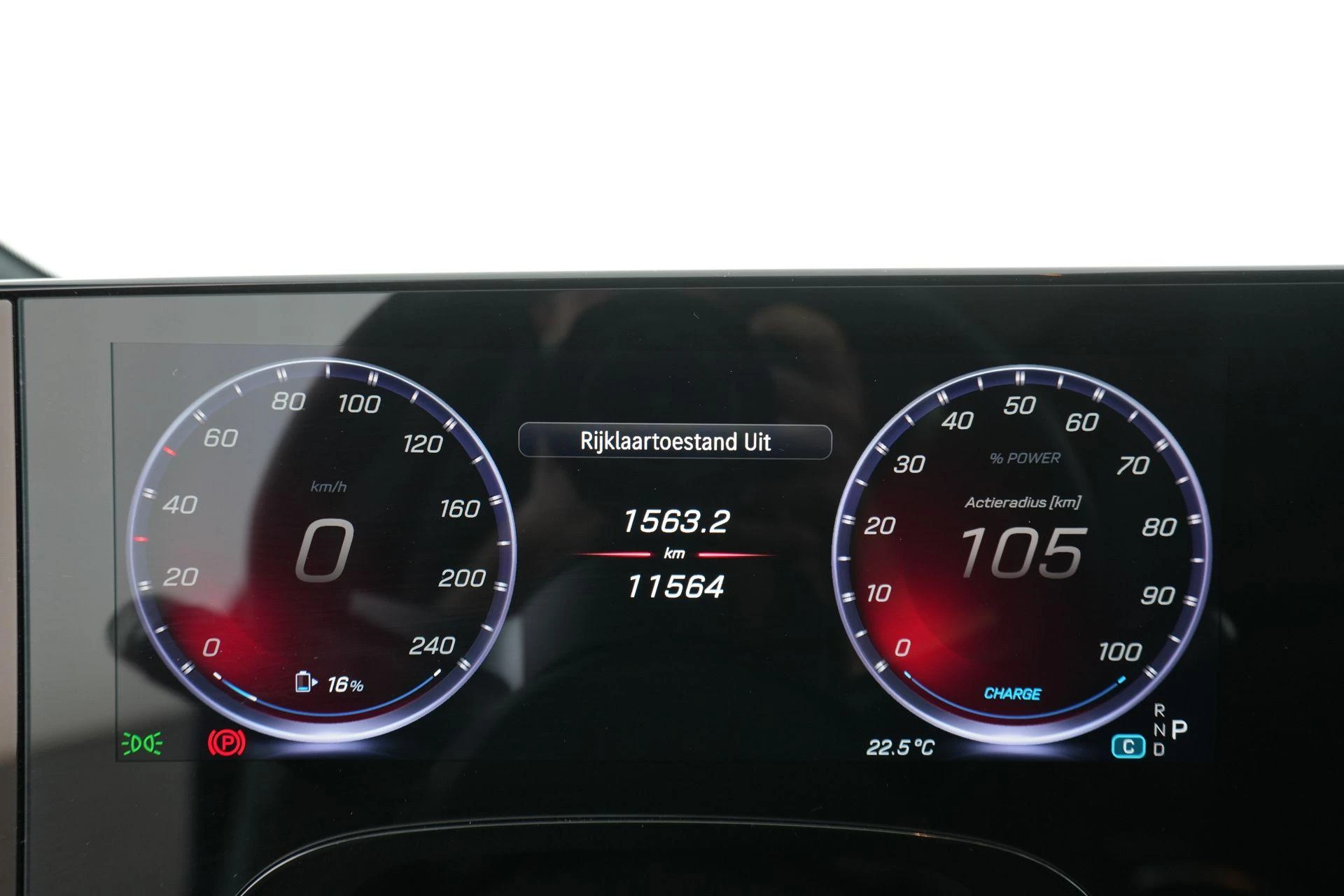 Mercedes-Benz-CLA-image-13
