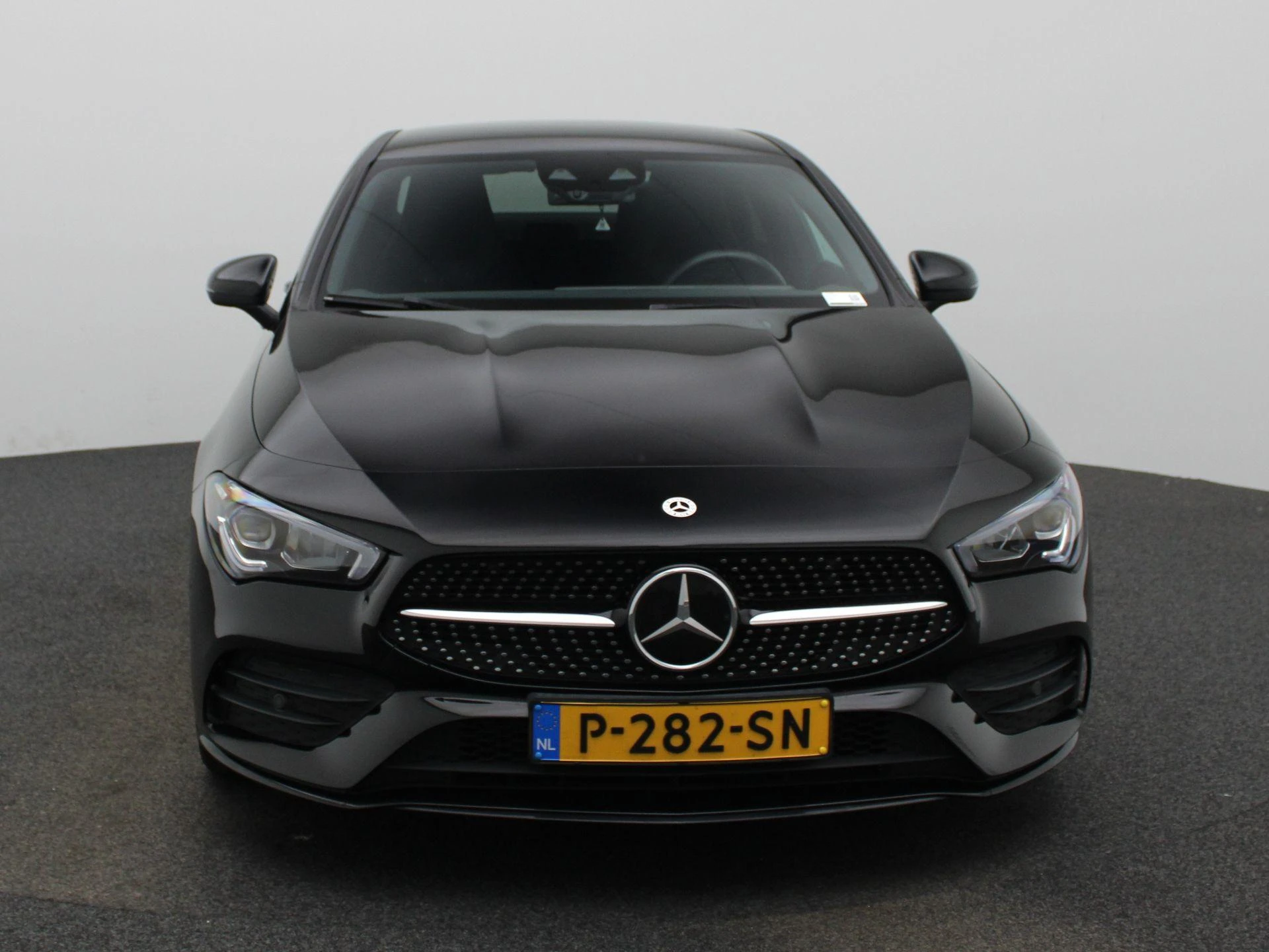 Mercedes-Benz CLA 180 Business Solution AMG