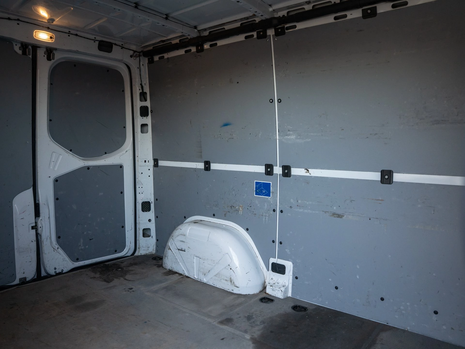 Mercedes-Benz-Sprinter-image-10