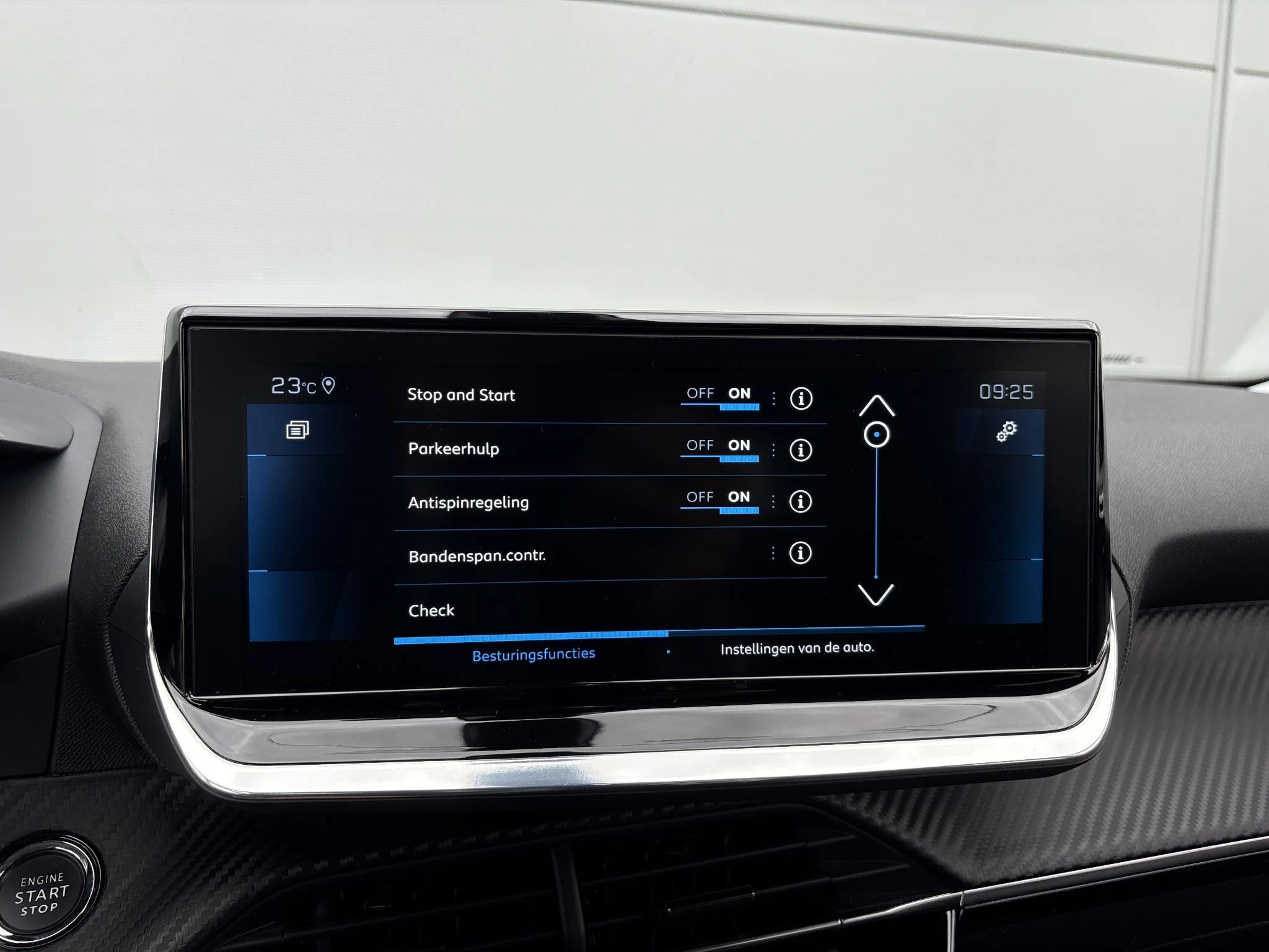 Peugeot 2008 1.2 PureTech Blue Lease Allure