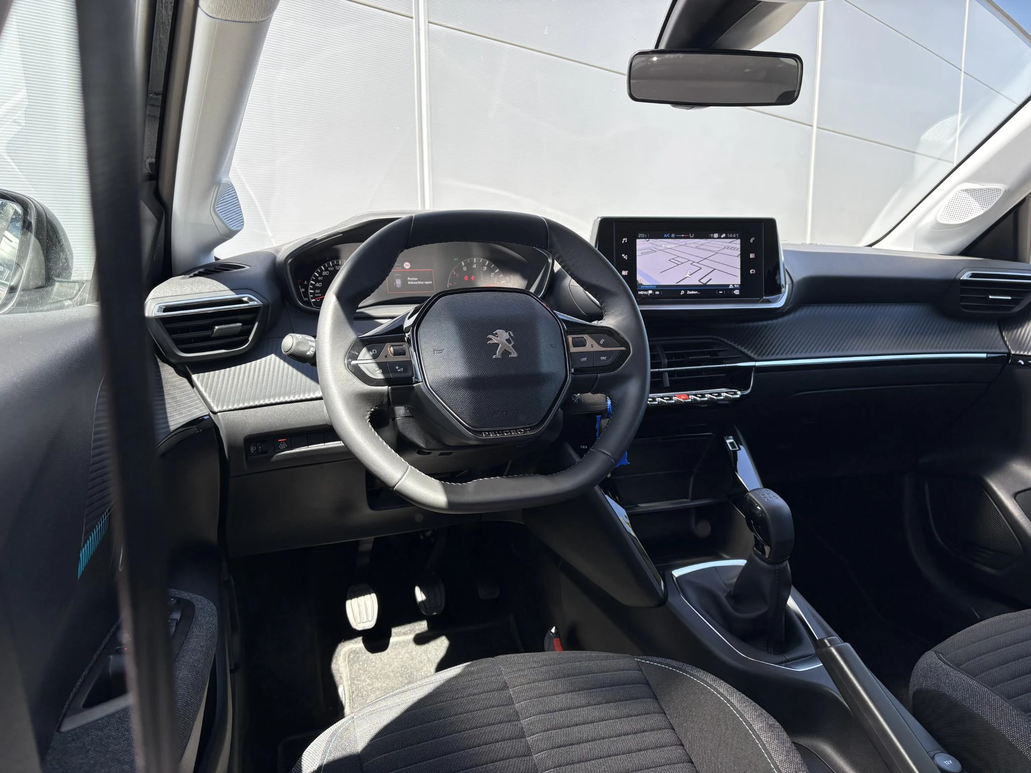 Peugeot-208-image-9