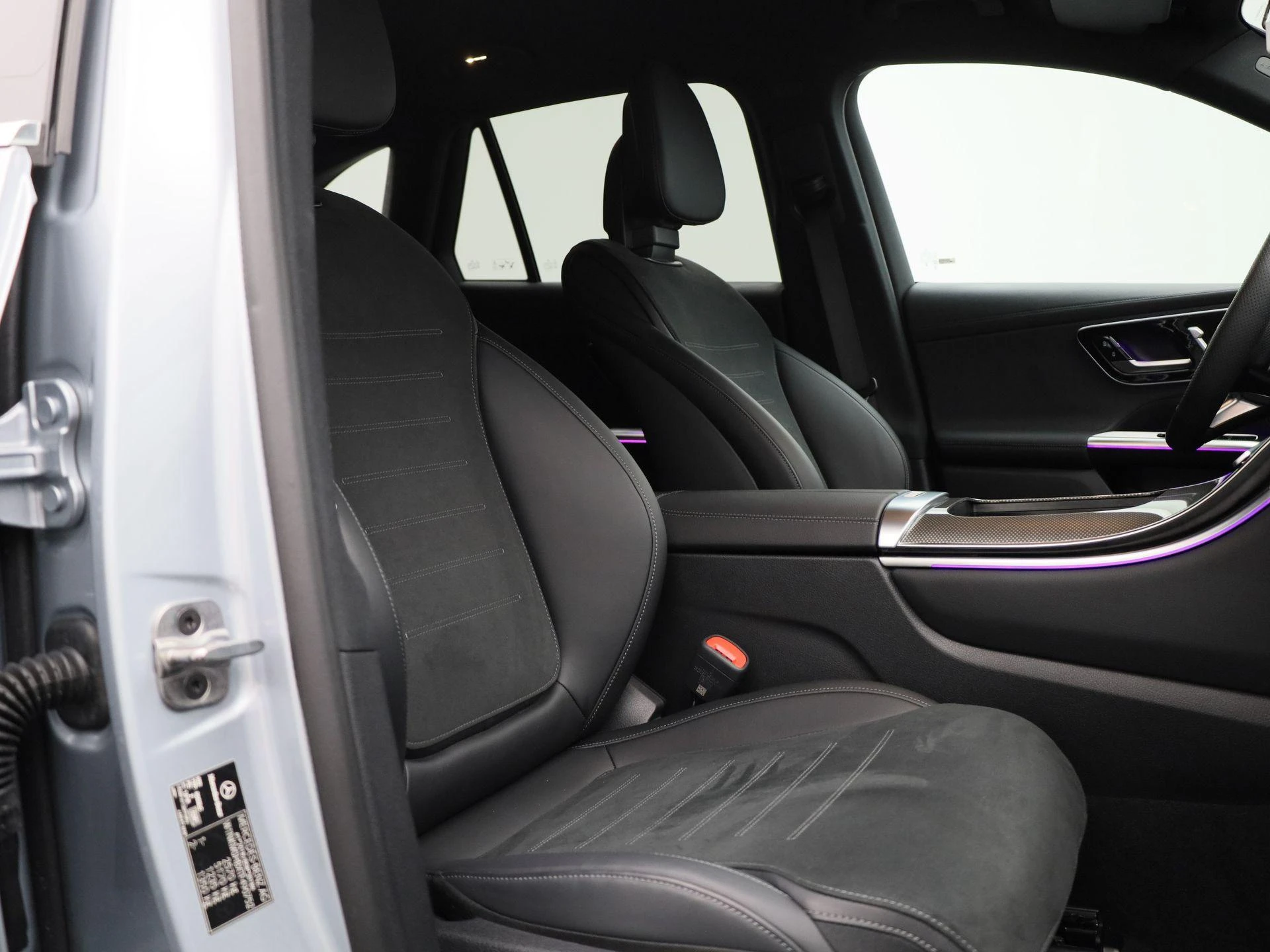 Mercedes-Benz-GLC-image-40