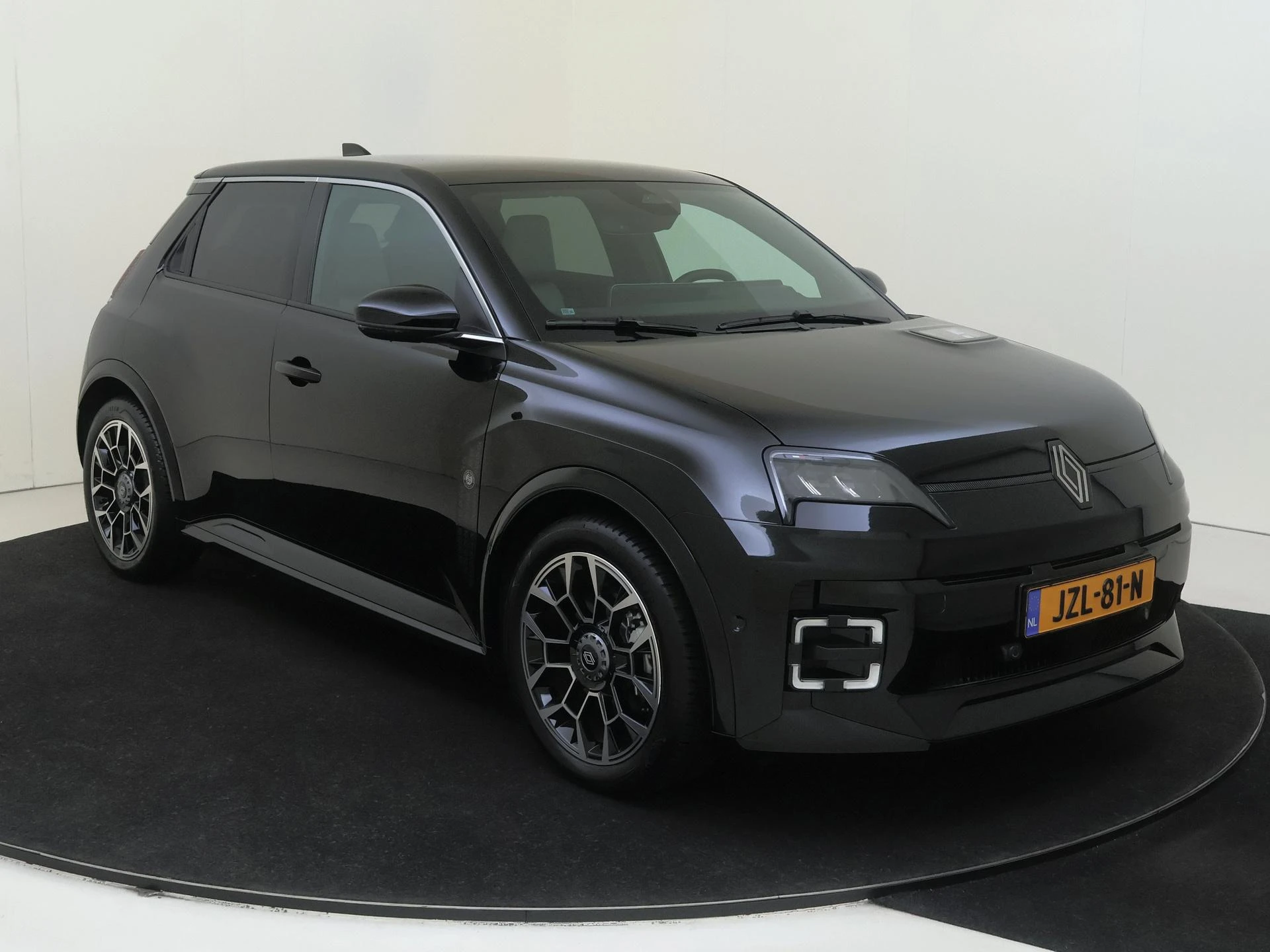 Renault-5-image-1