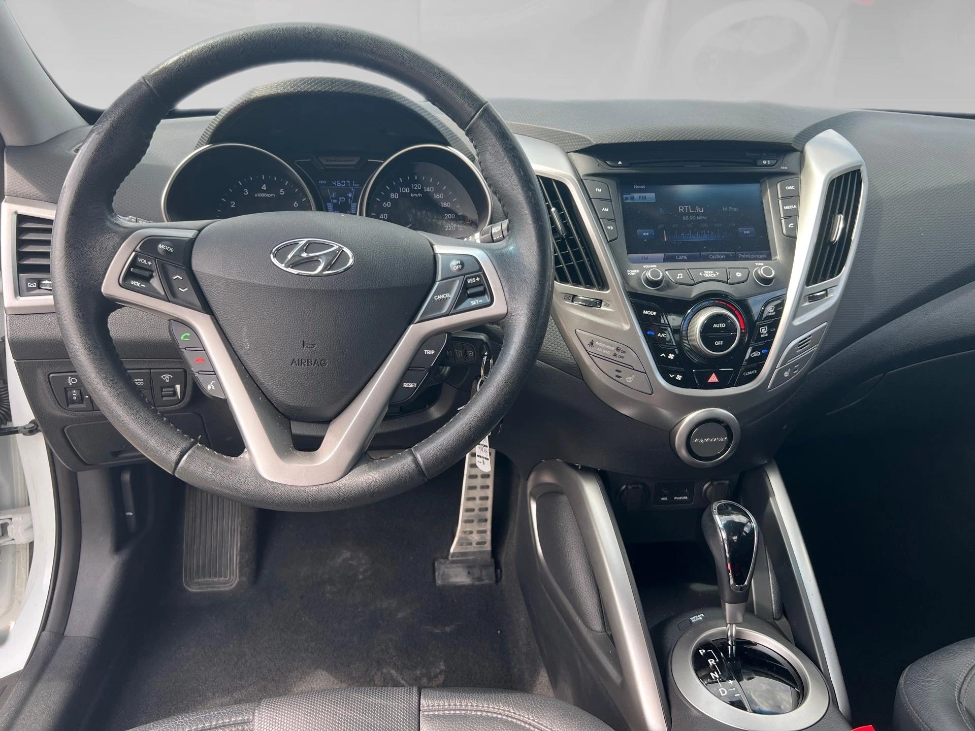 Hyundai Veloster 1.6 GDI 140 PACK PREMIUM DCT-6