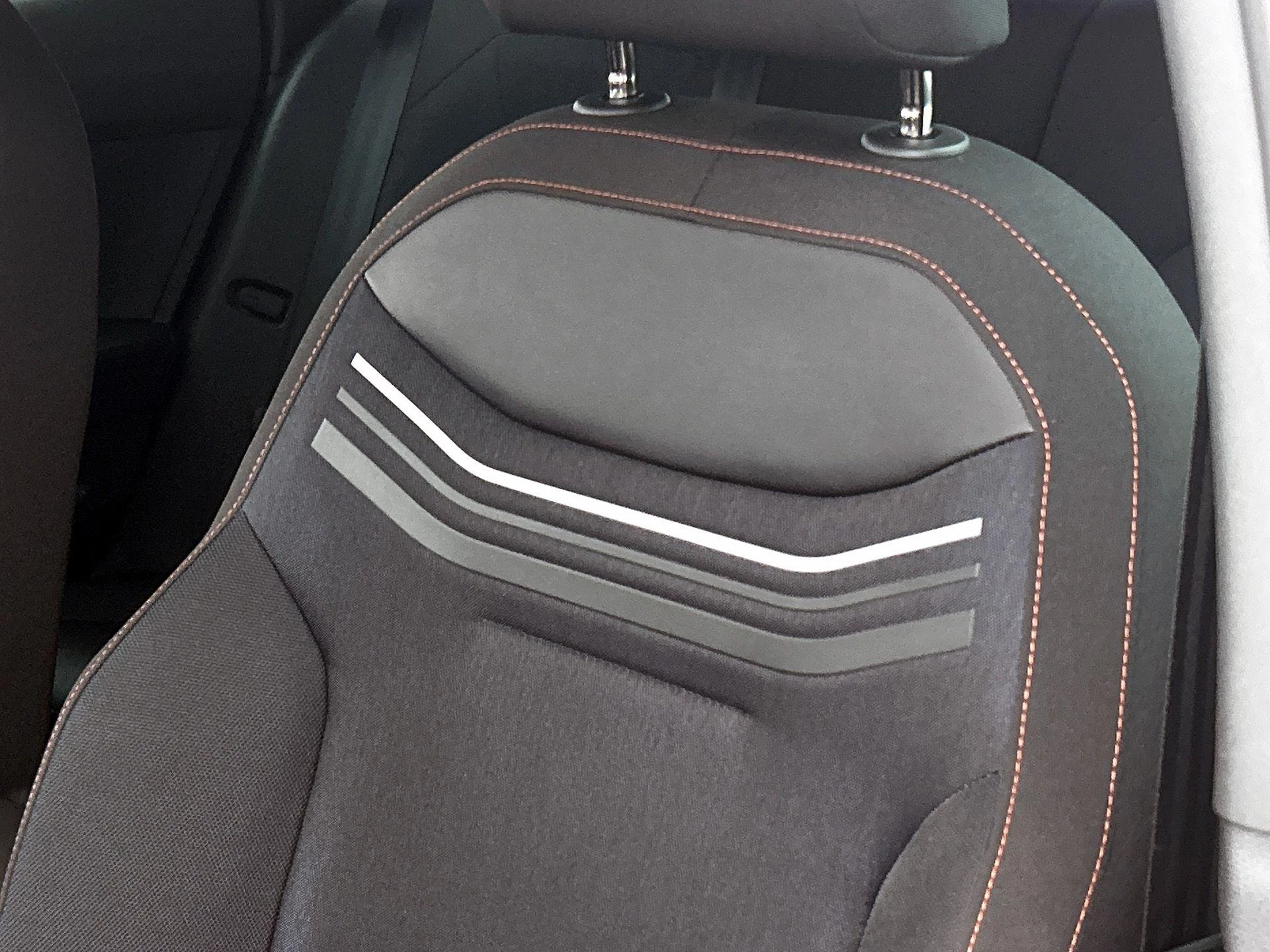 SEAT-Arona-image-13