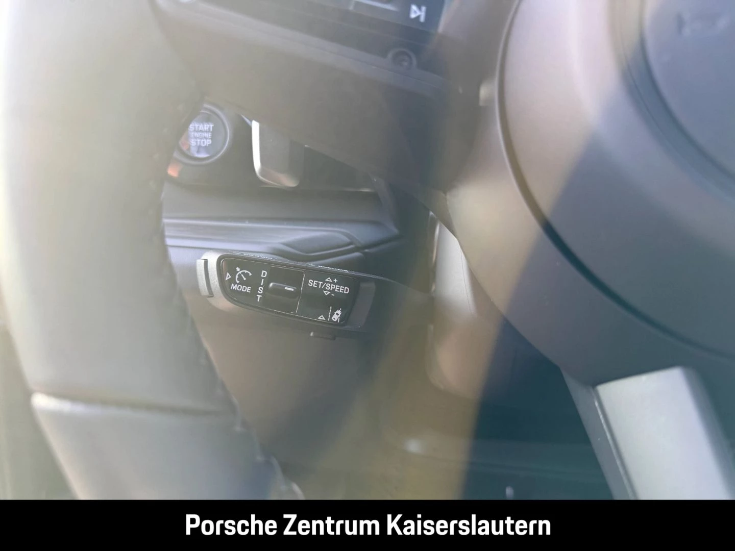Porsche Cayenne E-Hybrid Black Edition HA-Lenkung 21-Zol black edition