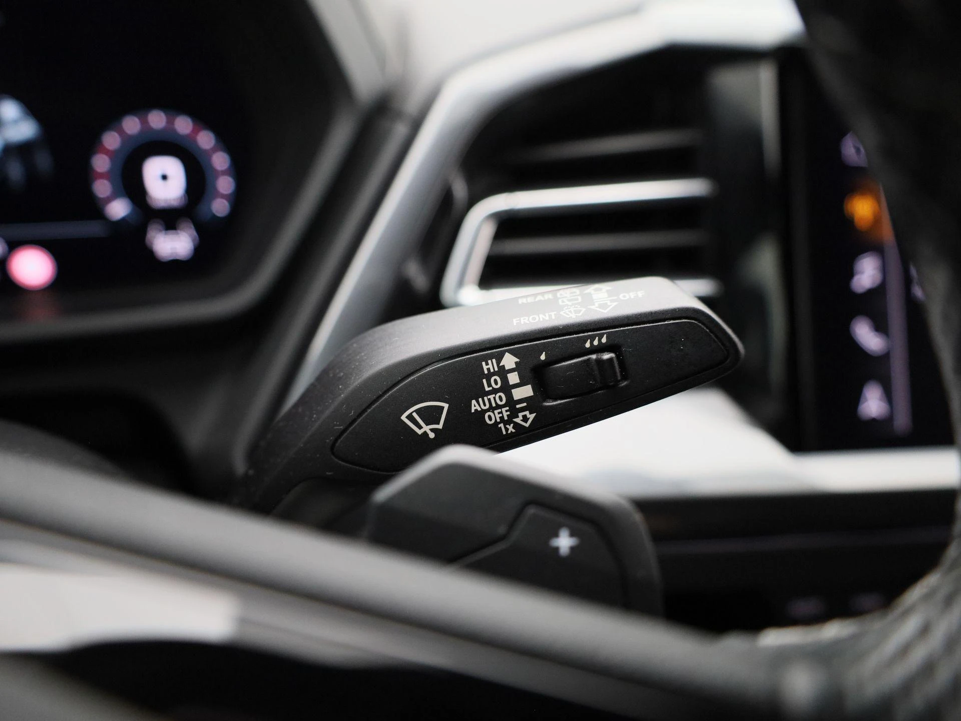 Audi-Q4 e-tron-image-19