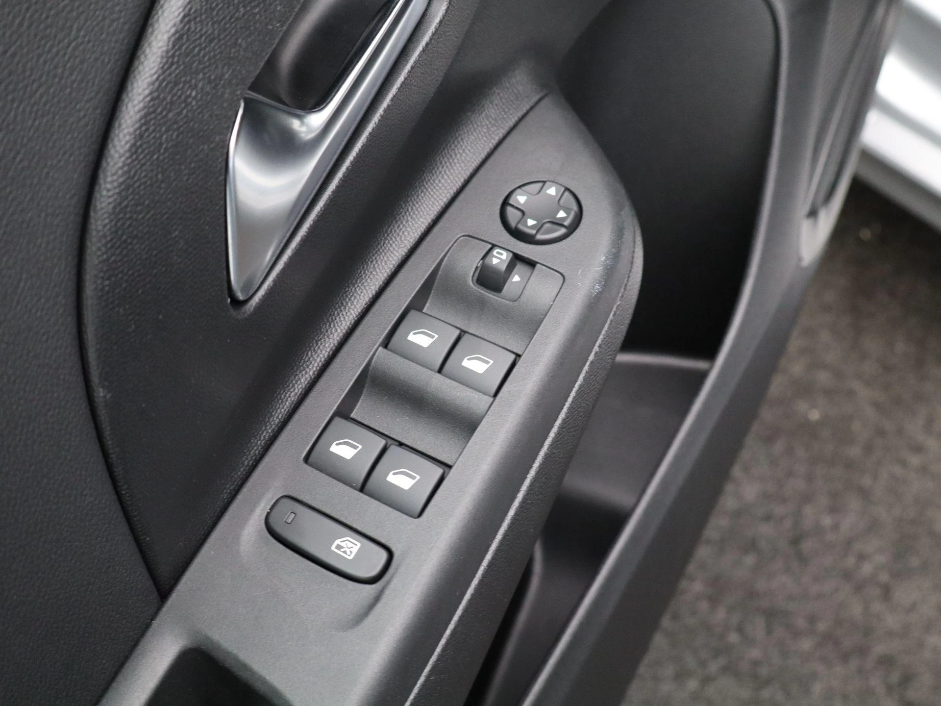 Opel-Corsa-e-image-26
