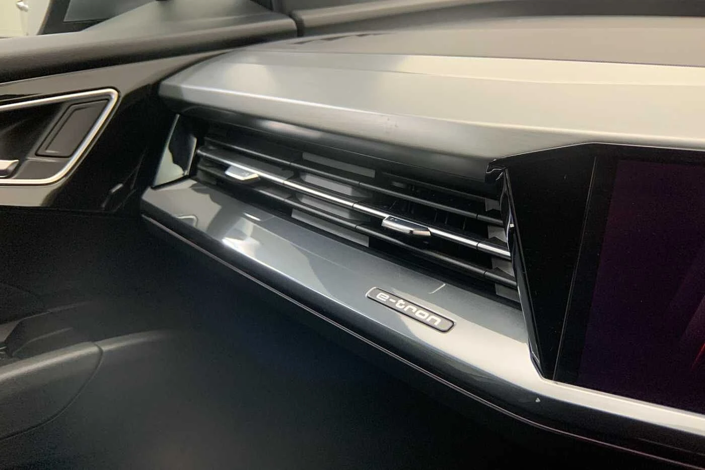 Audi-Q4 e-tron-image-13