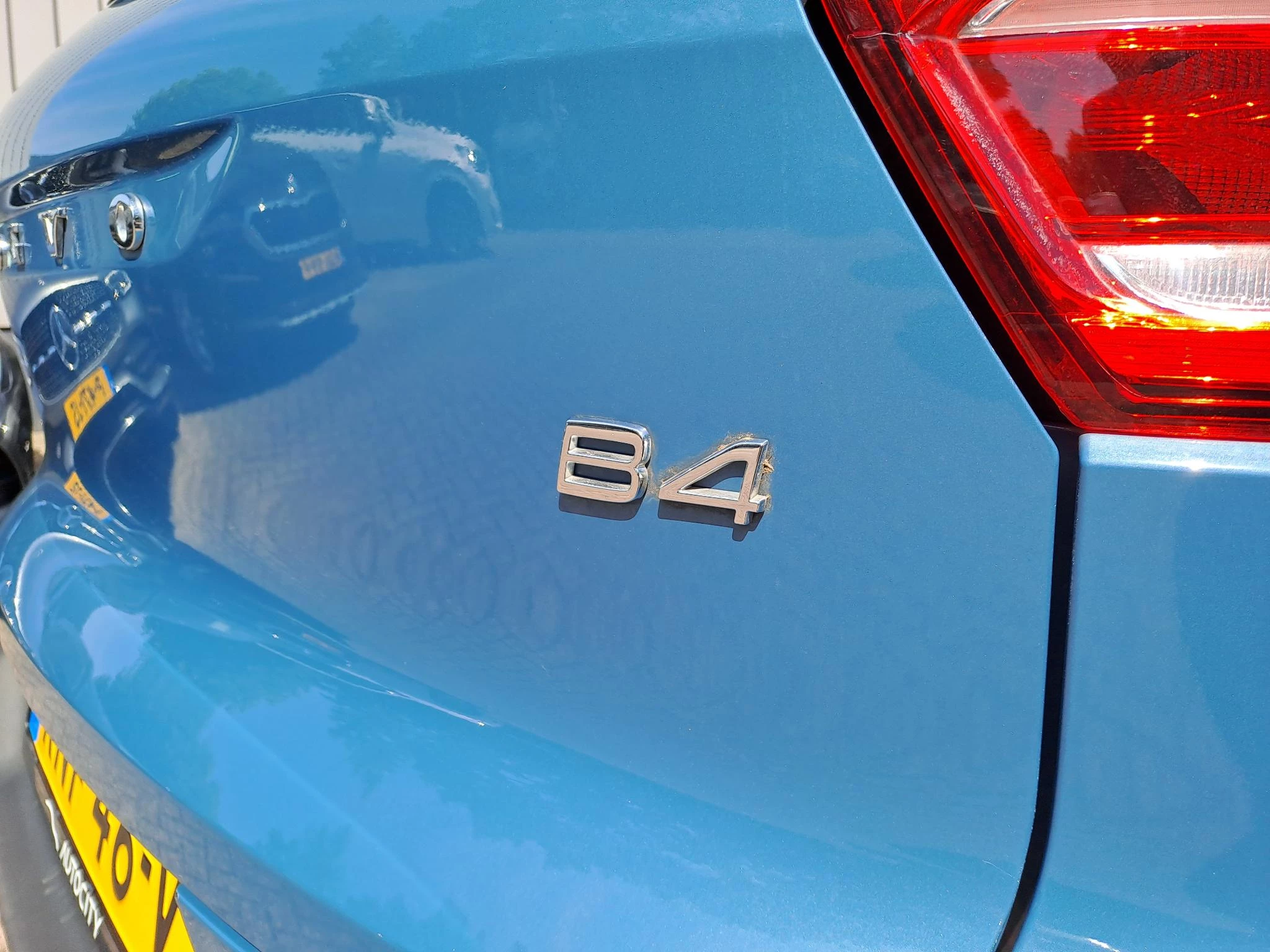 Volvo XC40 2.0 B4 Plus Dark
