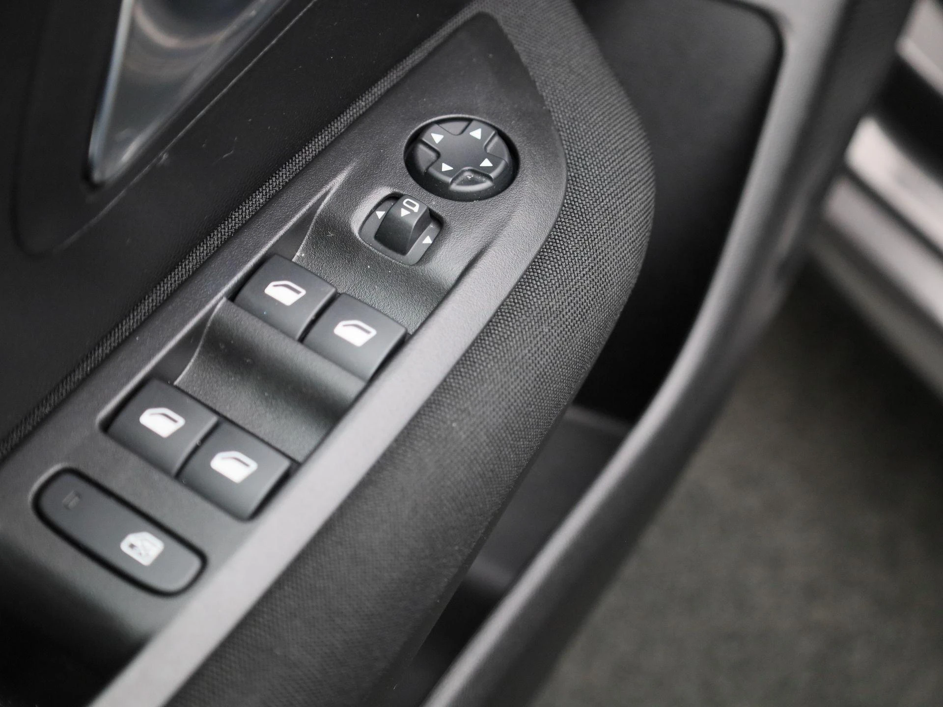 Peugeot-208-image-26