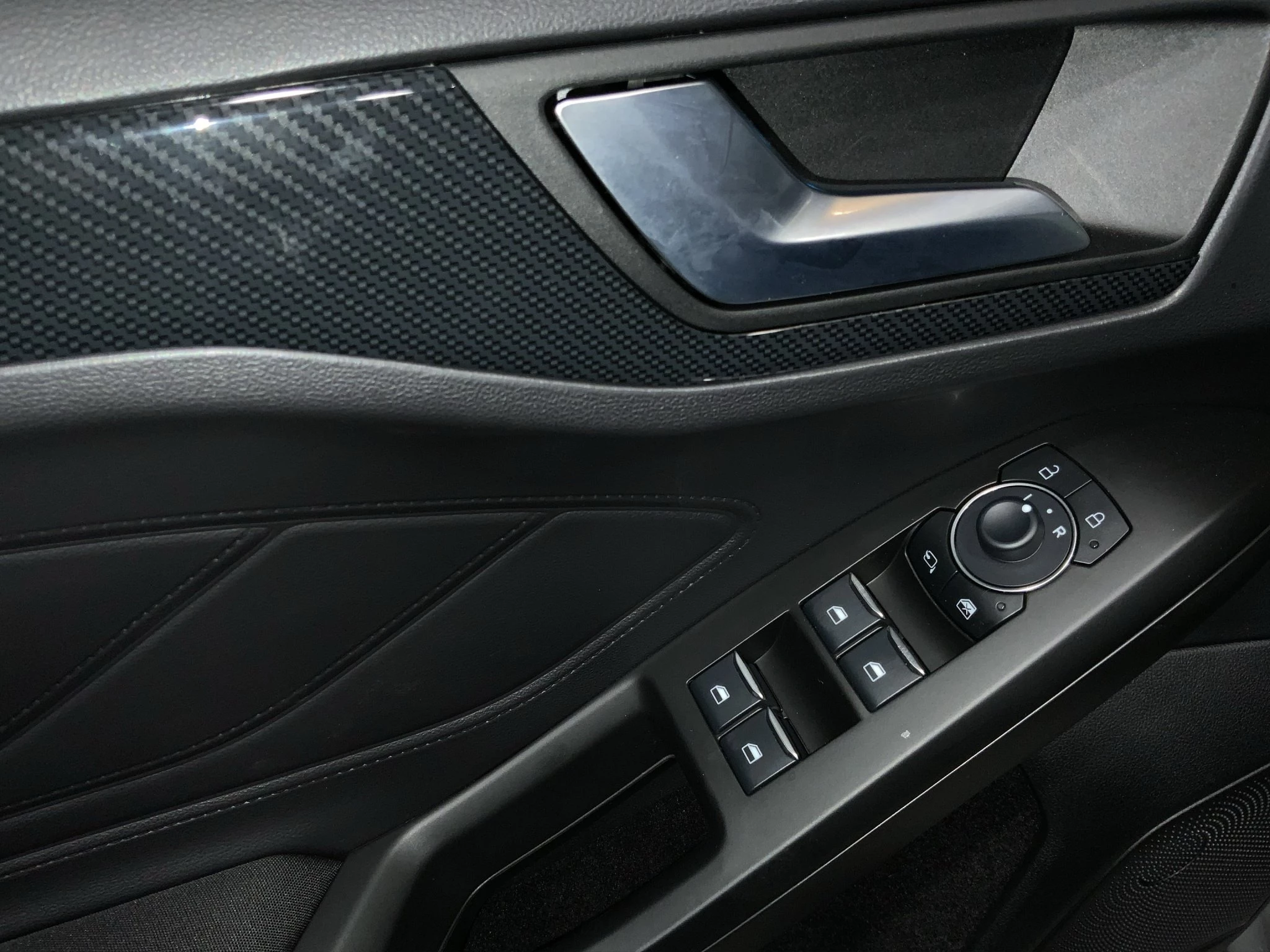 Ford Focus ST-Line X Turnier Aut.*AHK*ACC*HUD*KAM*NAVI*WINTER-PKT.