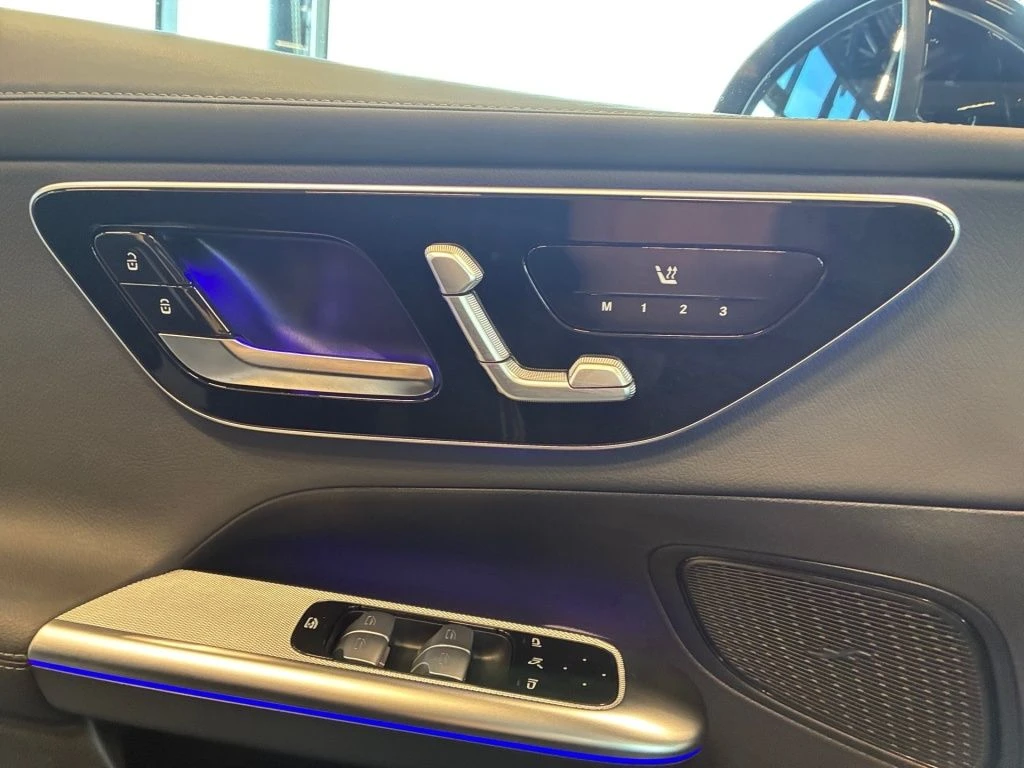 Mercedes-Benz-GLC 300 d-image-8