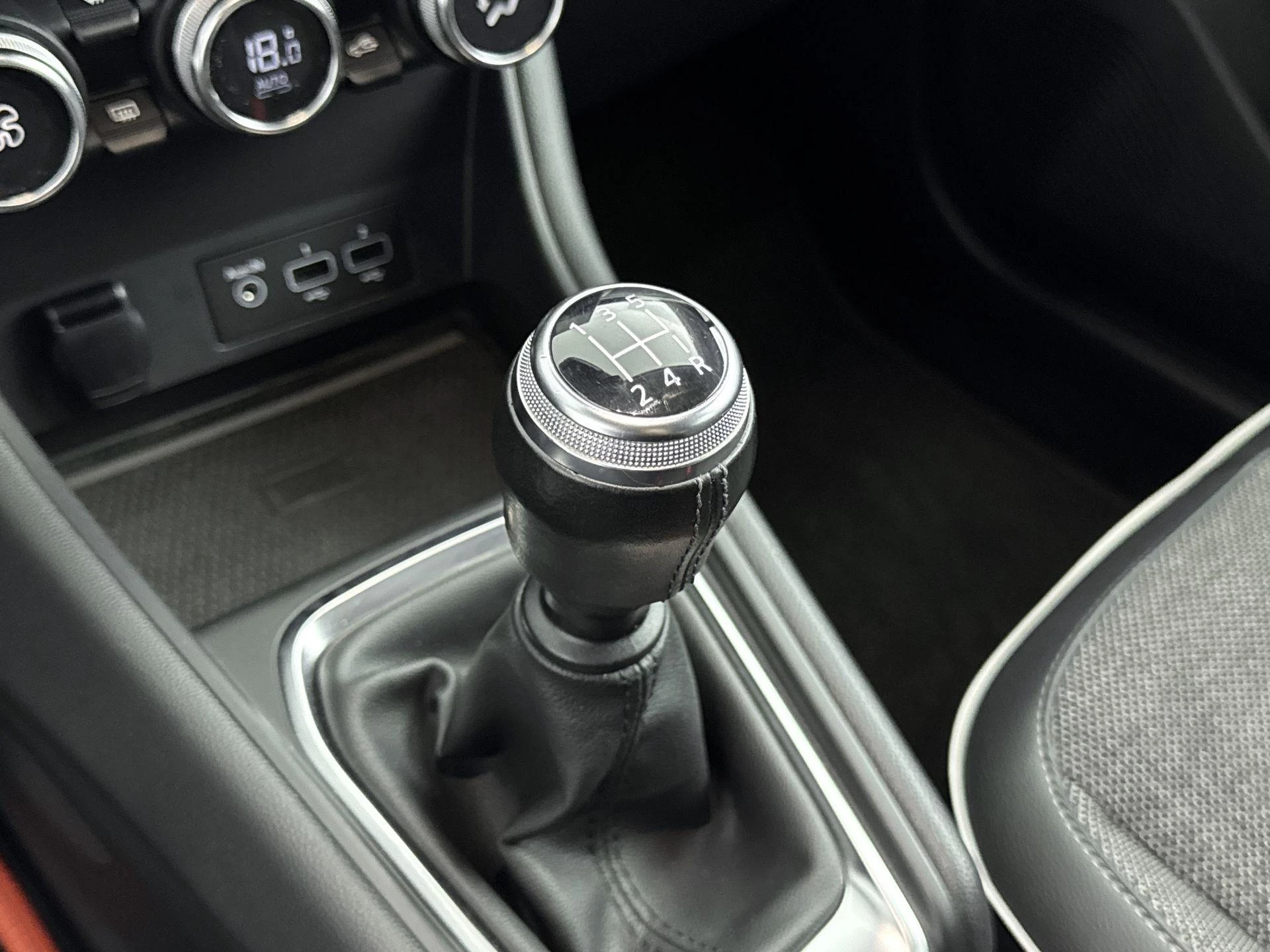 Renault-Captur-image-16