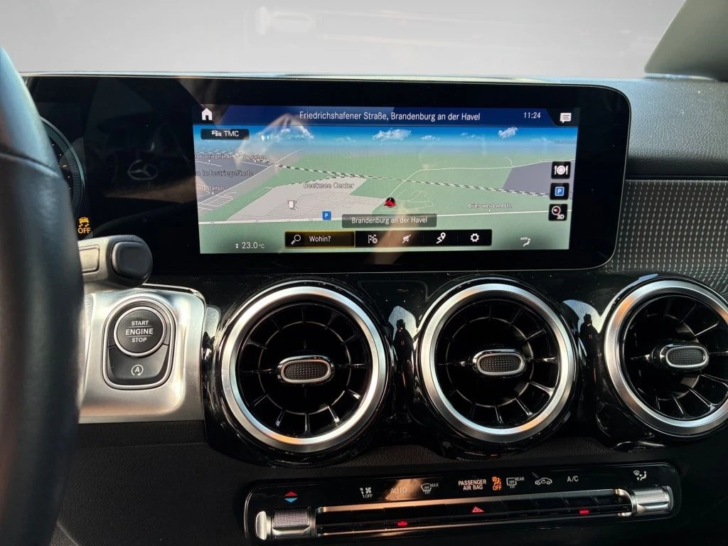 Mercedes-Benz-GLB 180-image-7