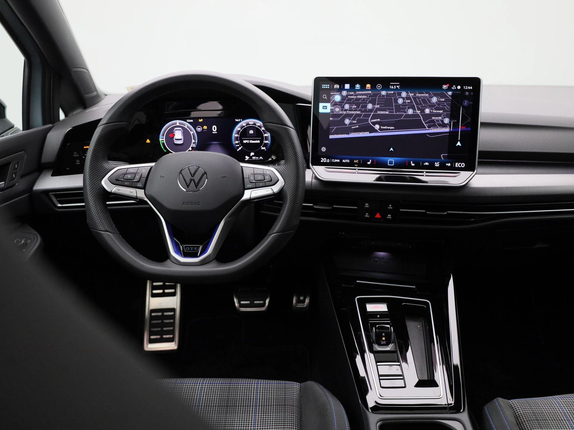 Volkswagen-Golf-image-6
