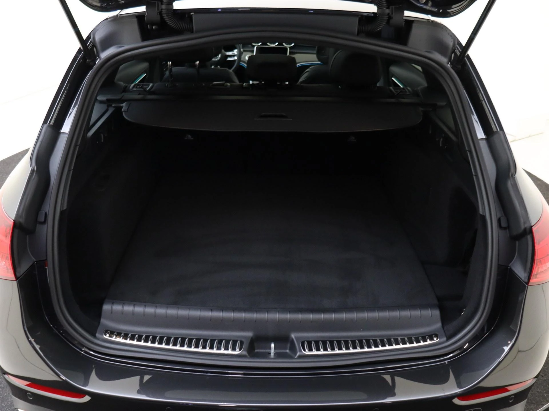Mercedes-Benz-C-Klasse-image-28