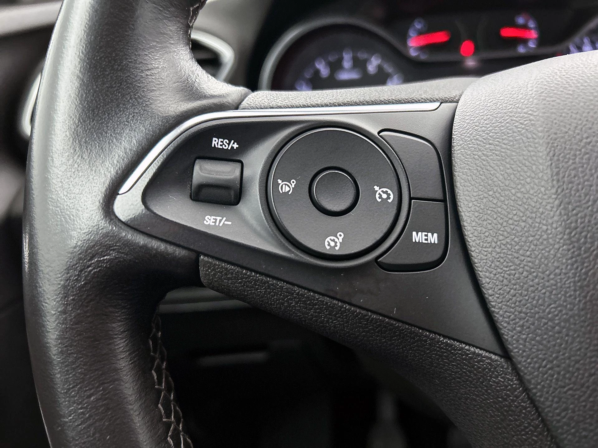 Opel-Grandland X-image-5