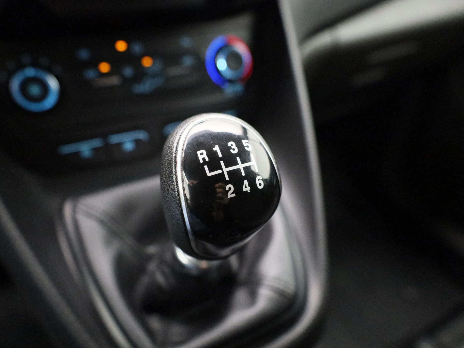 Ford-Transit Connect-image-25